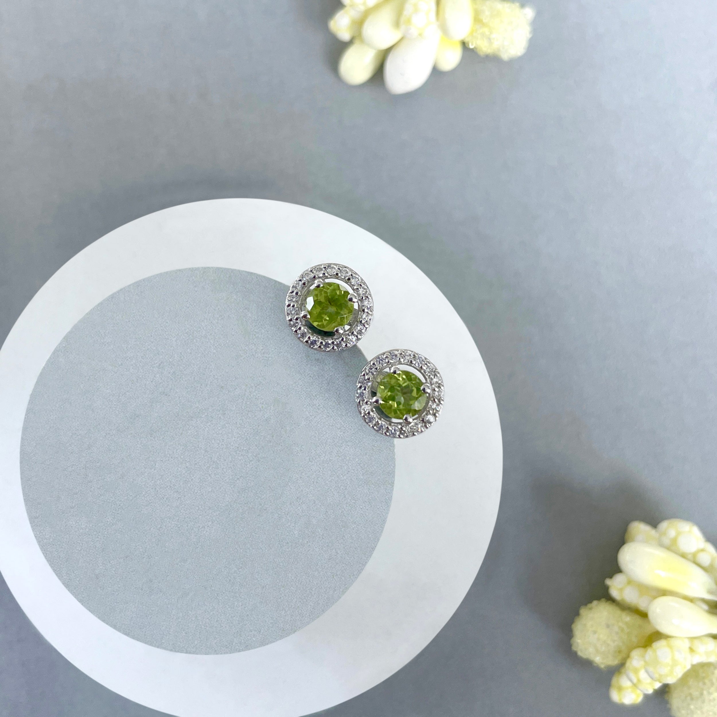 Peridot Stud Earrings-(PER-SE-985.)