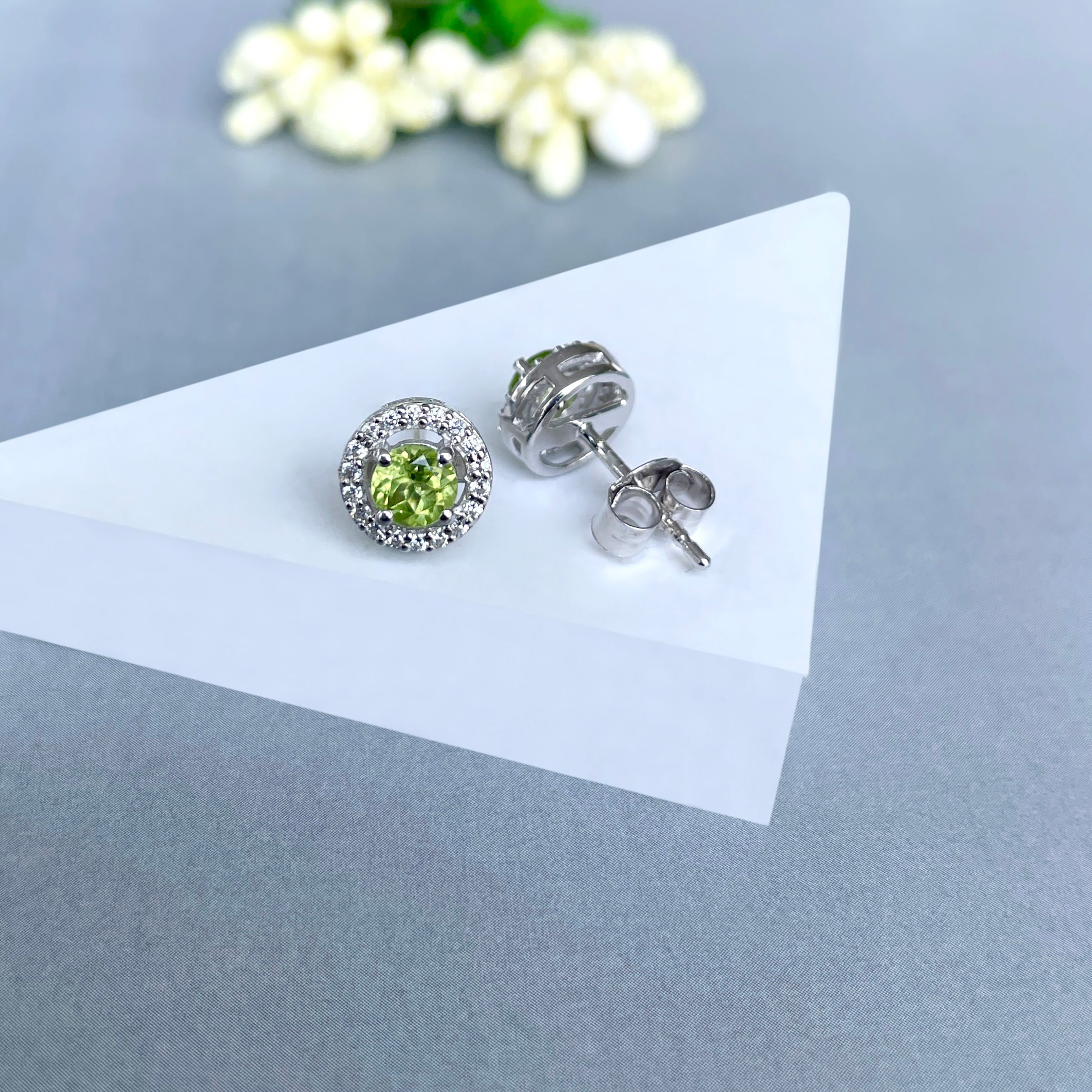 Peridot Stud Earrings-(PER-SE-985.)