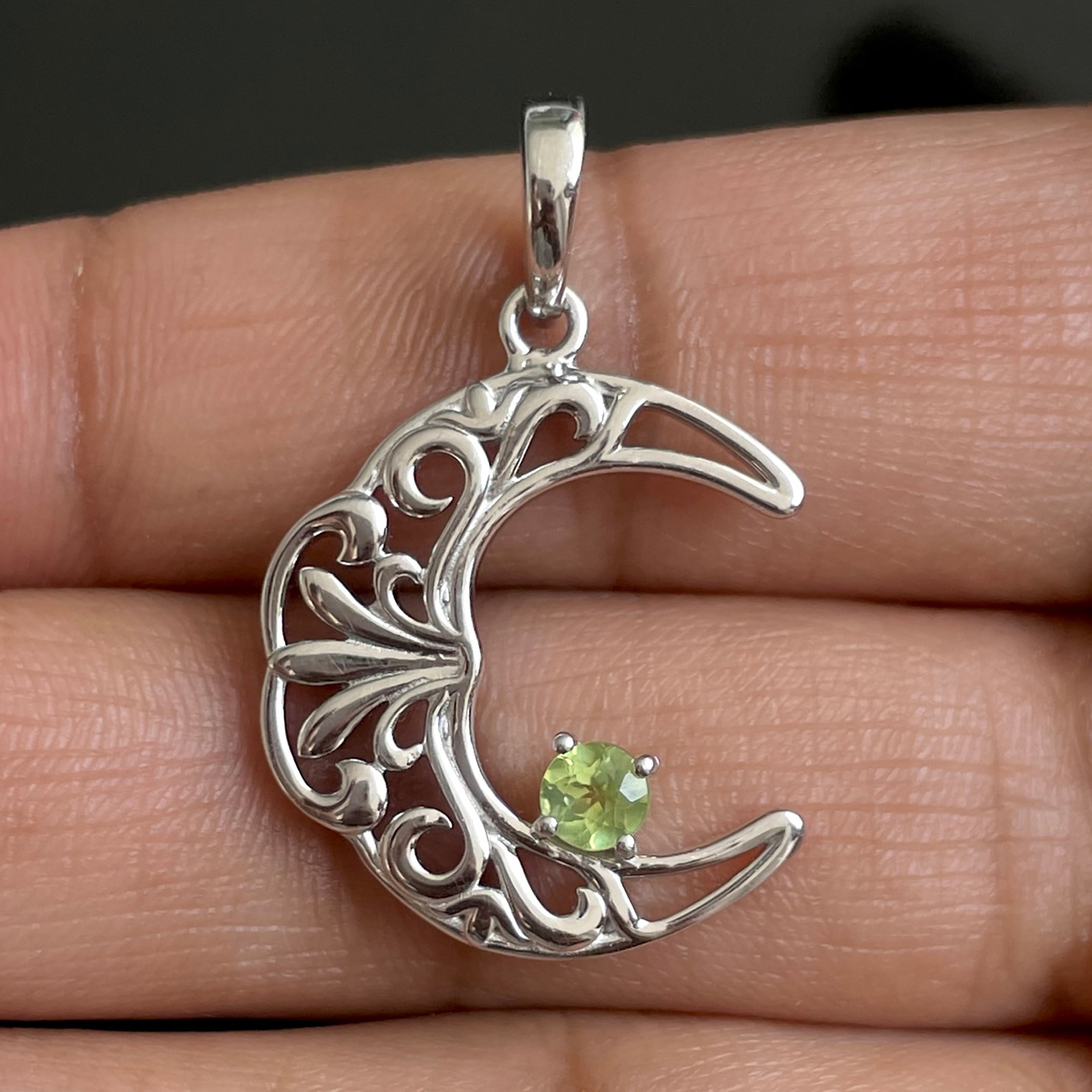 Peridot crescent Moon Pendant-(PER-SN-150.)