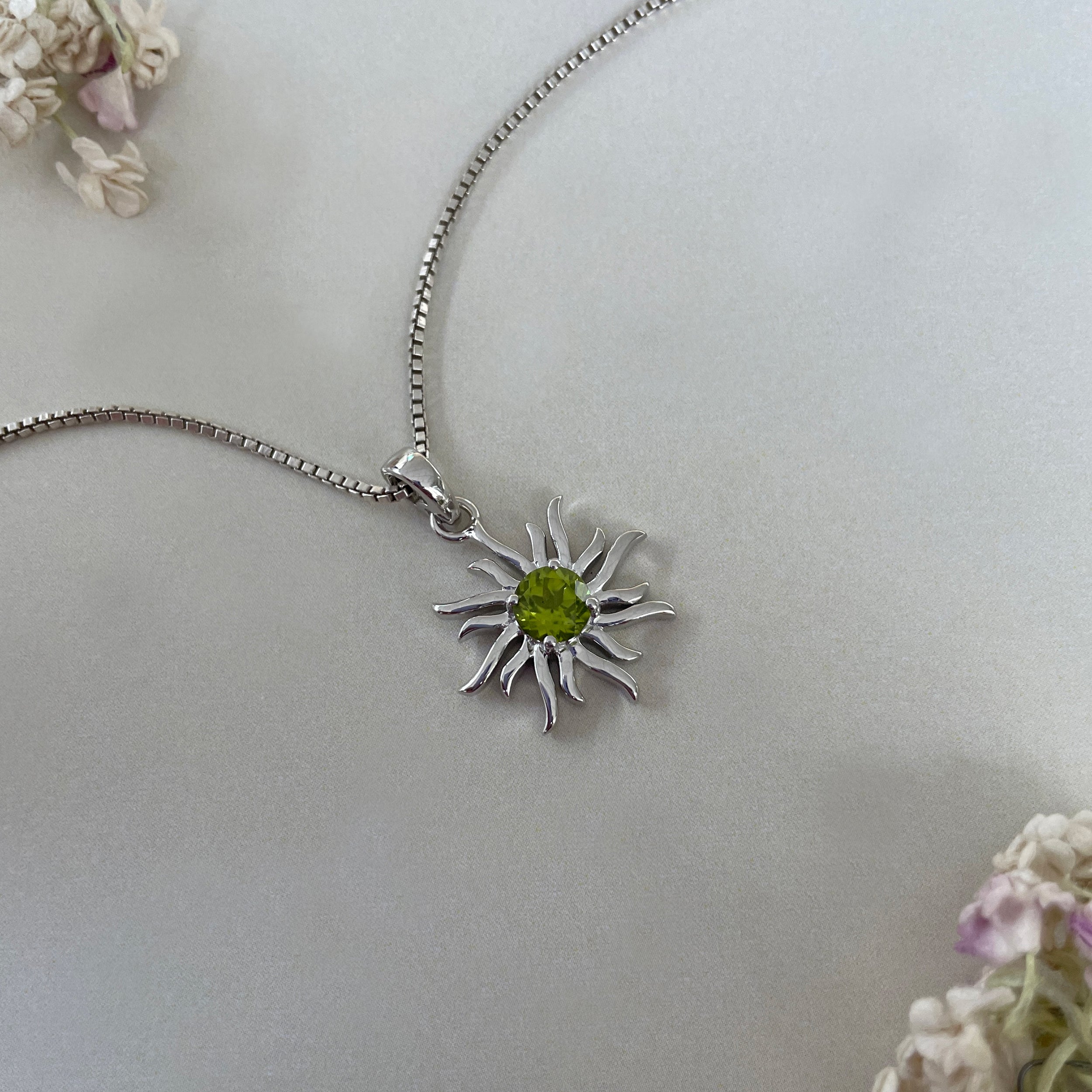 Peridot Sun Pendant-(PER-SN-152.)
