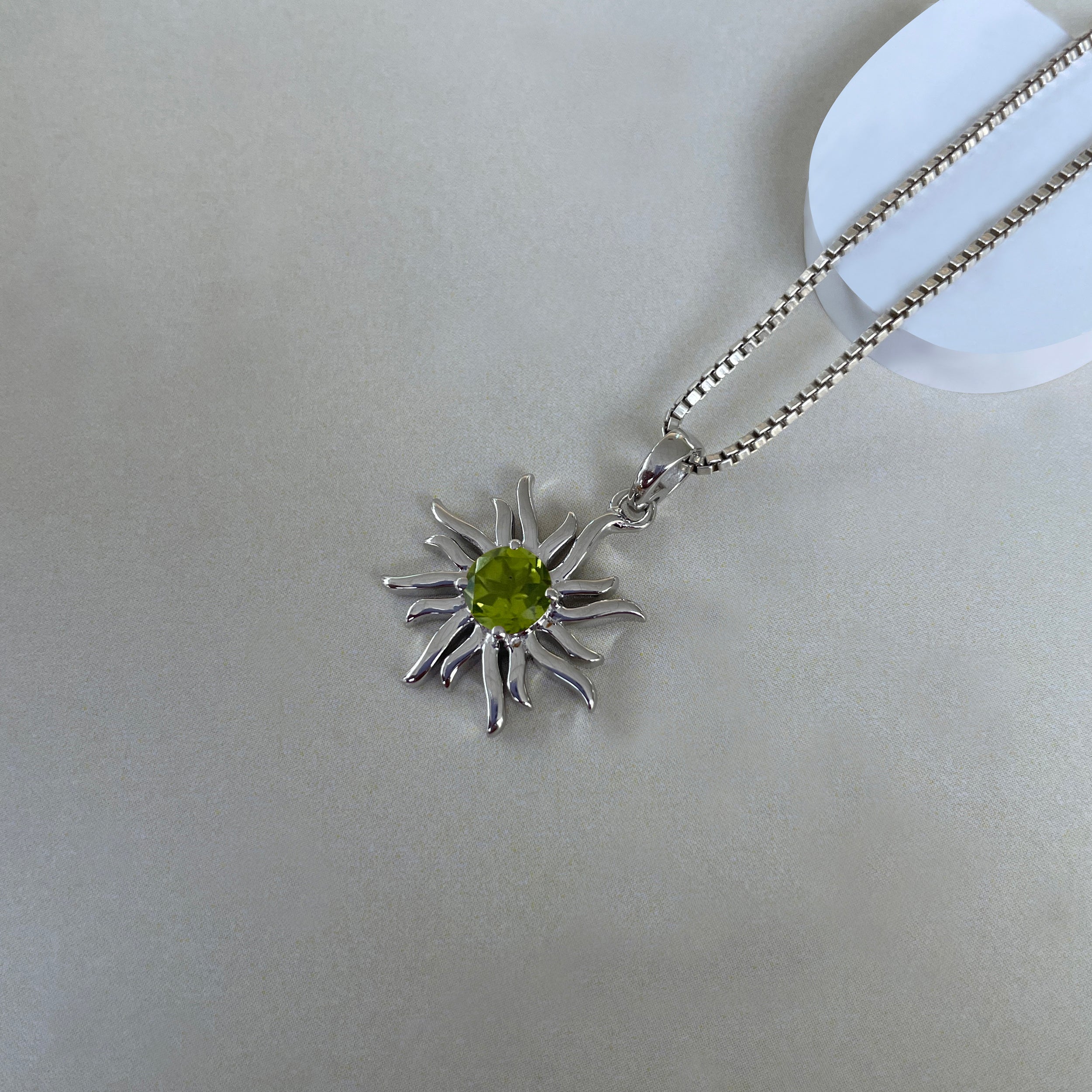 Peridot Sun Pendant-(PER-SN-152.)