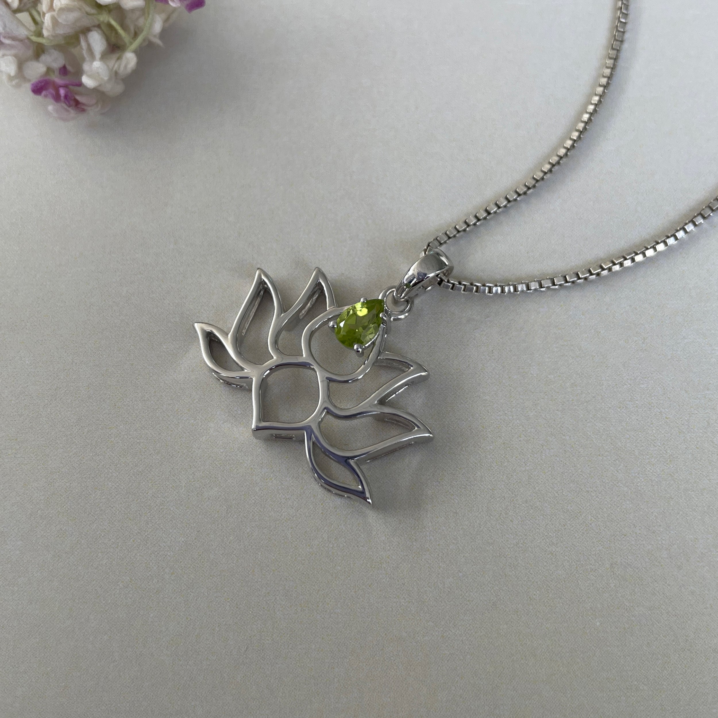 Peridot Lotus Pendant-(PER-SN-156.)