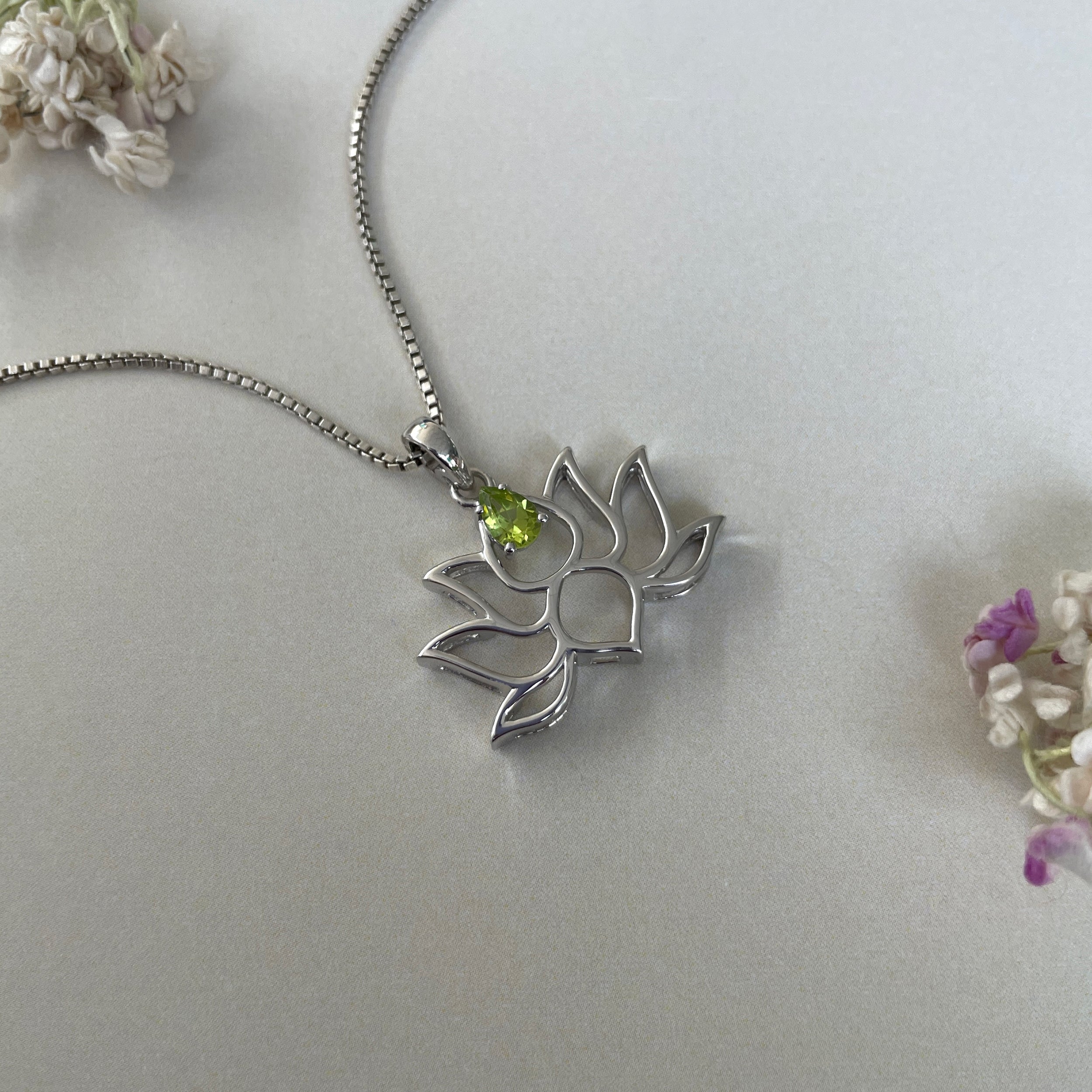 Peridot Lotus Pendant-(PER-SN-156.)