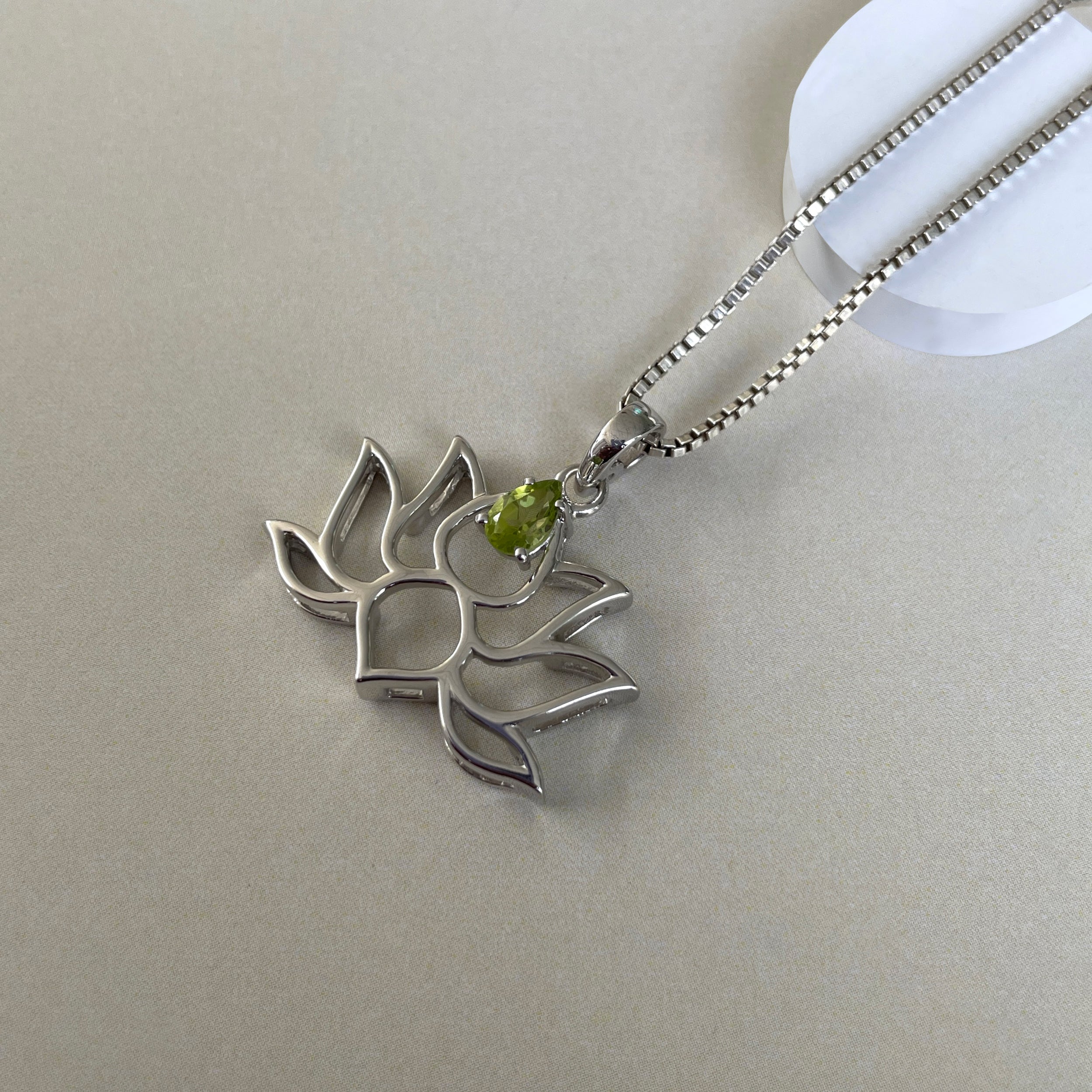 Peridot Lotus Pendant-(PER-SN-156.)