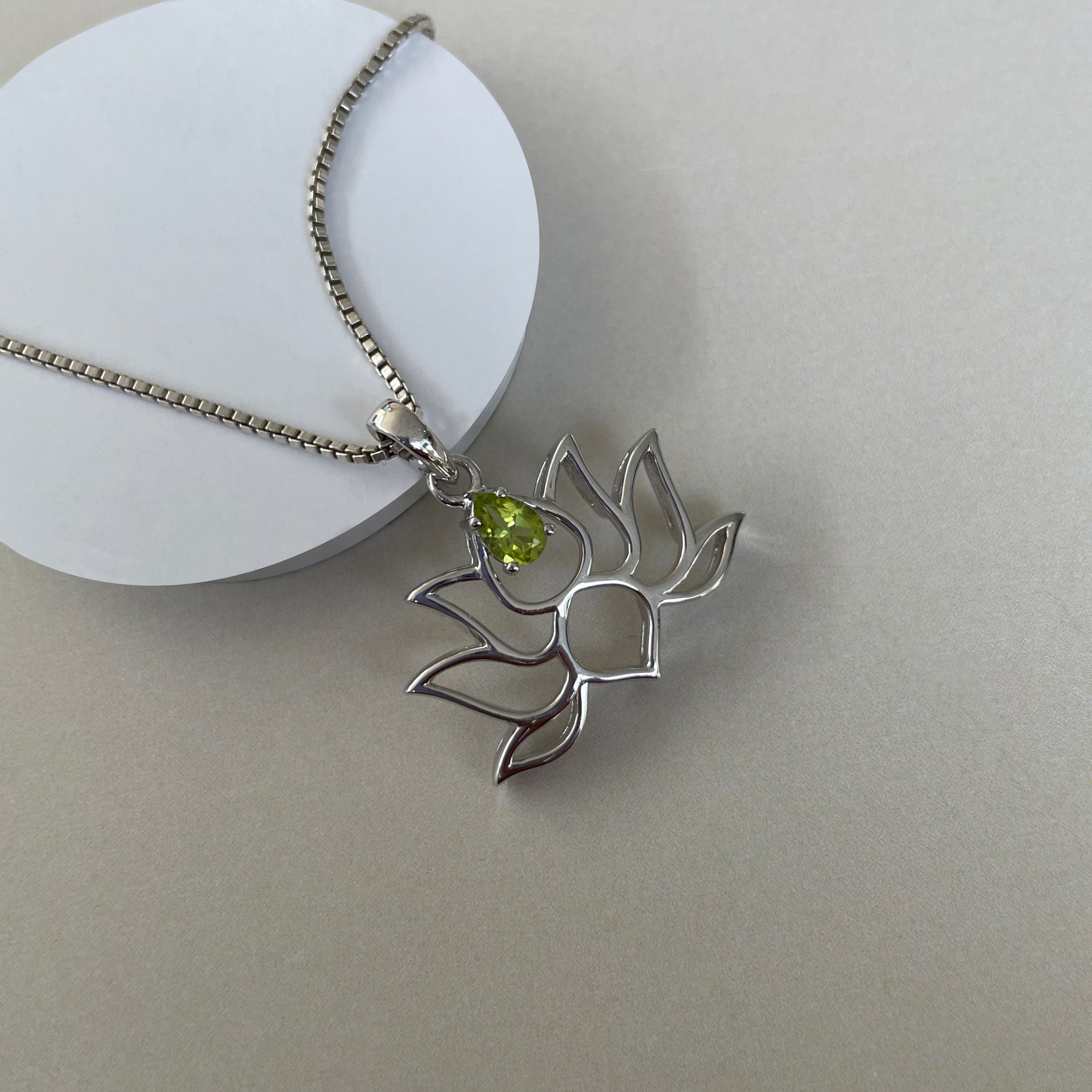 Peridot Lotus Pendant-(PER-SN-156.)