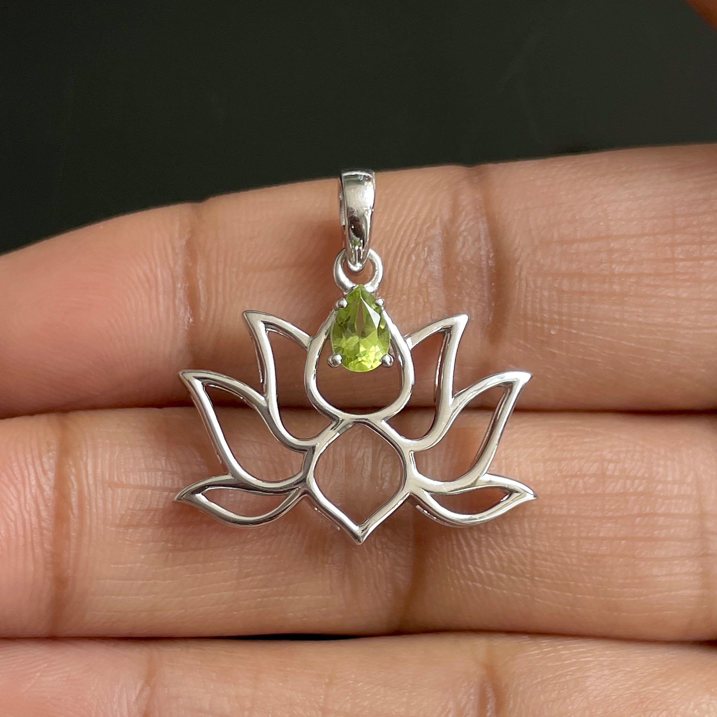 Peridot Lotus Pendant-(PER-SN-156.)