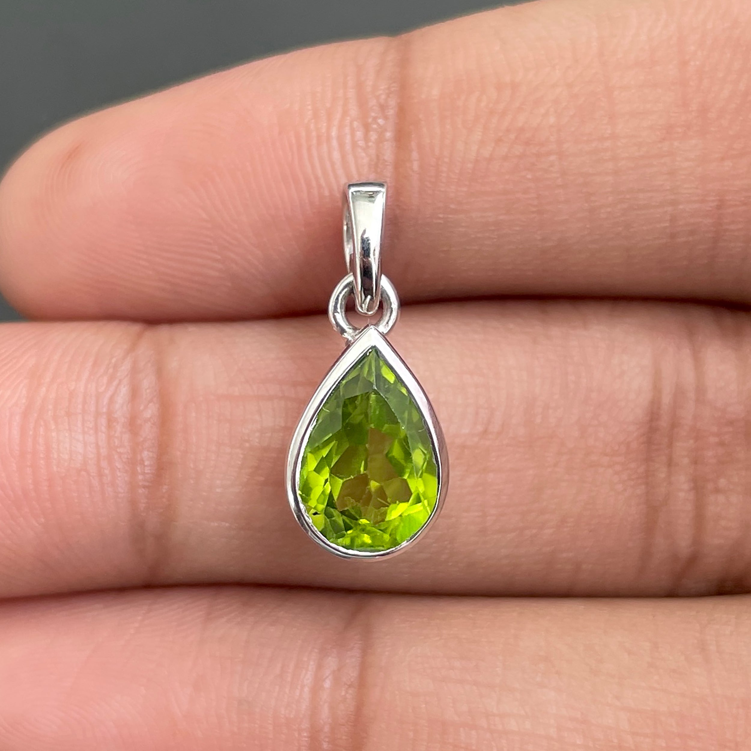 Peridot Pendant-(PER-SP-468.)