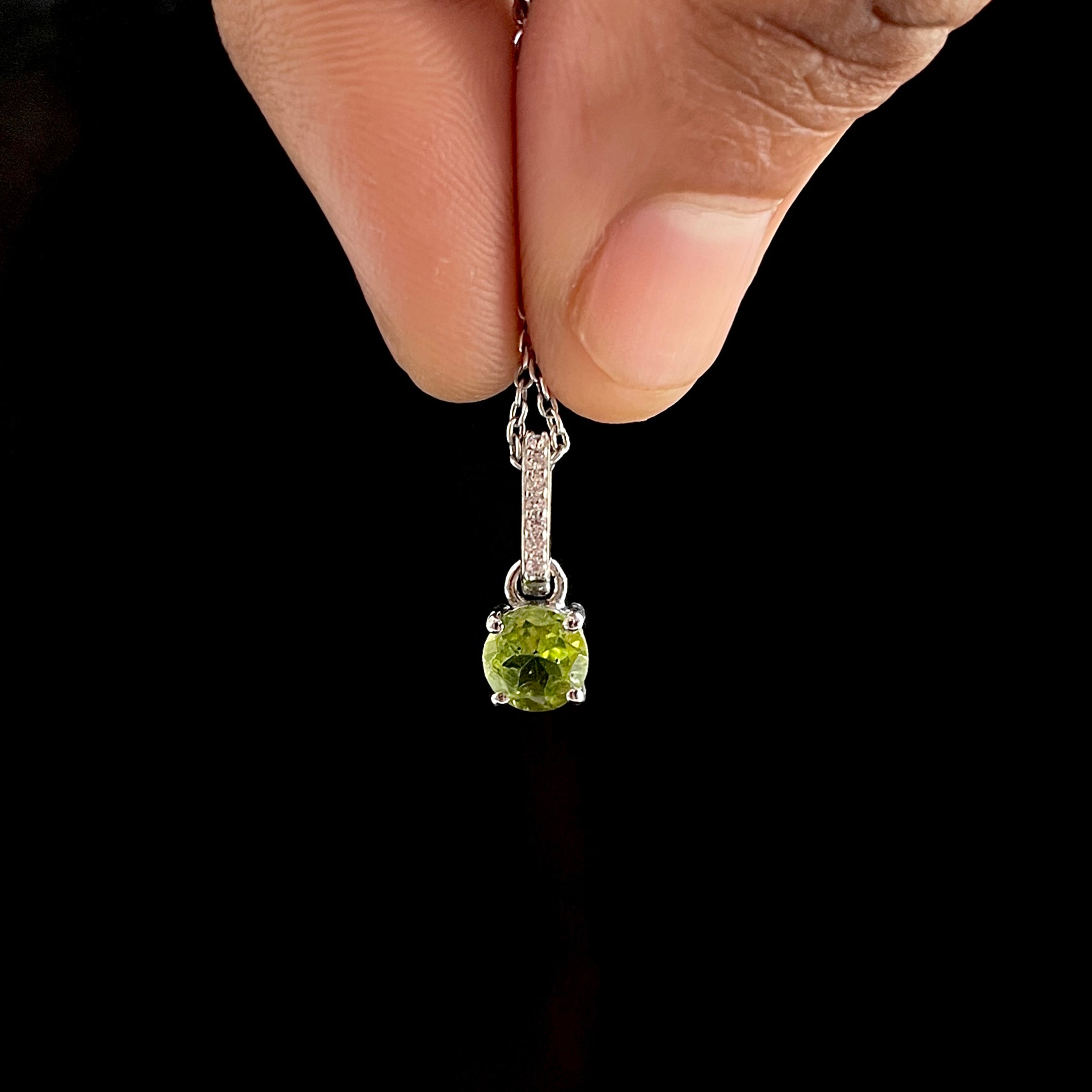 Peridot & White Topaz Pendant-(PER-SP-549.)