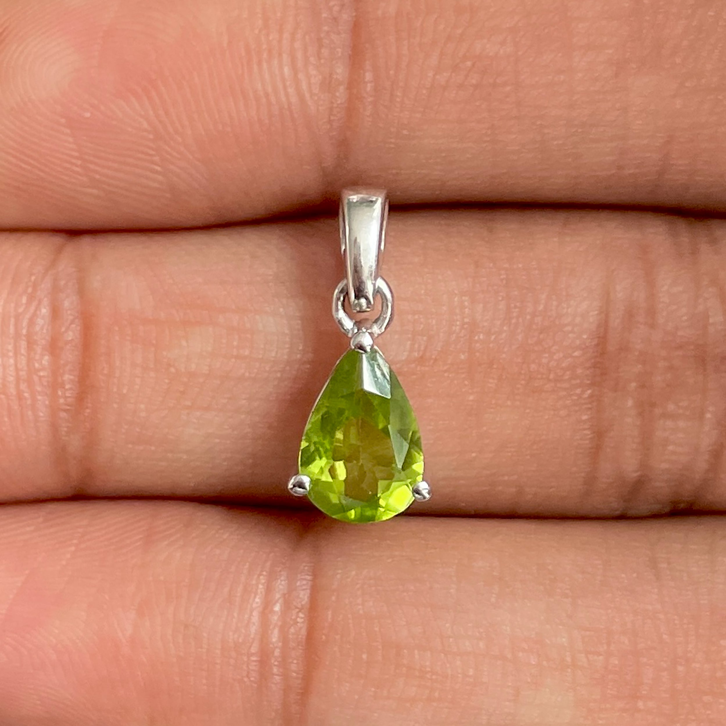 Peridot Pendant-(PER-SP-917.)