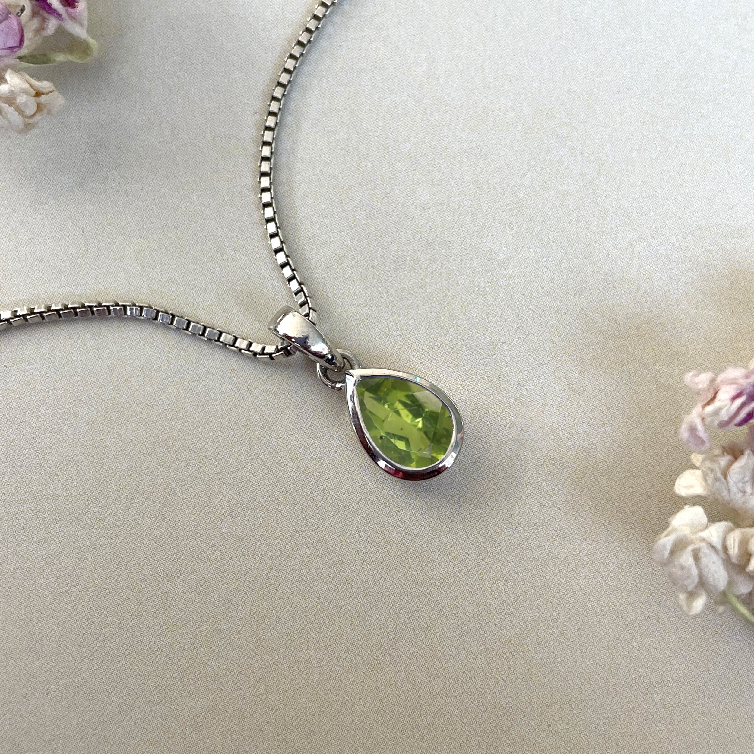 Peridot Pendant-(PER-SP-956.)