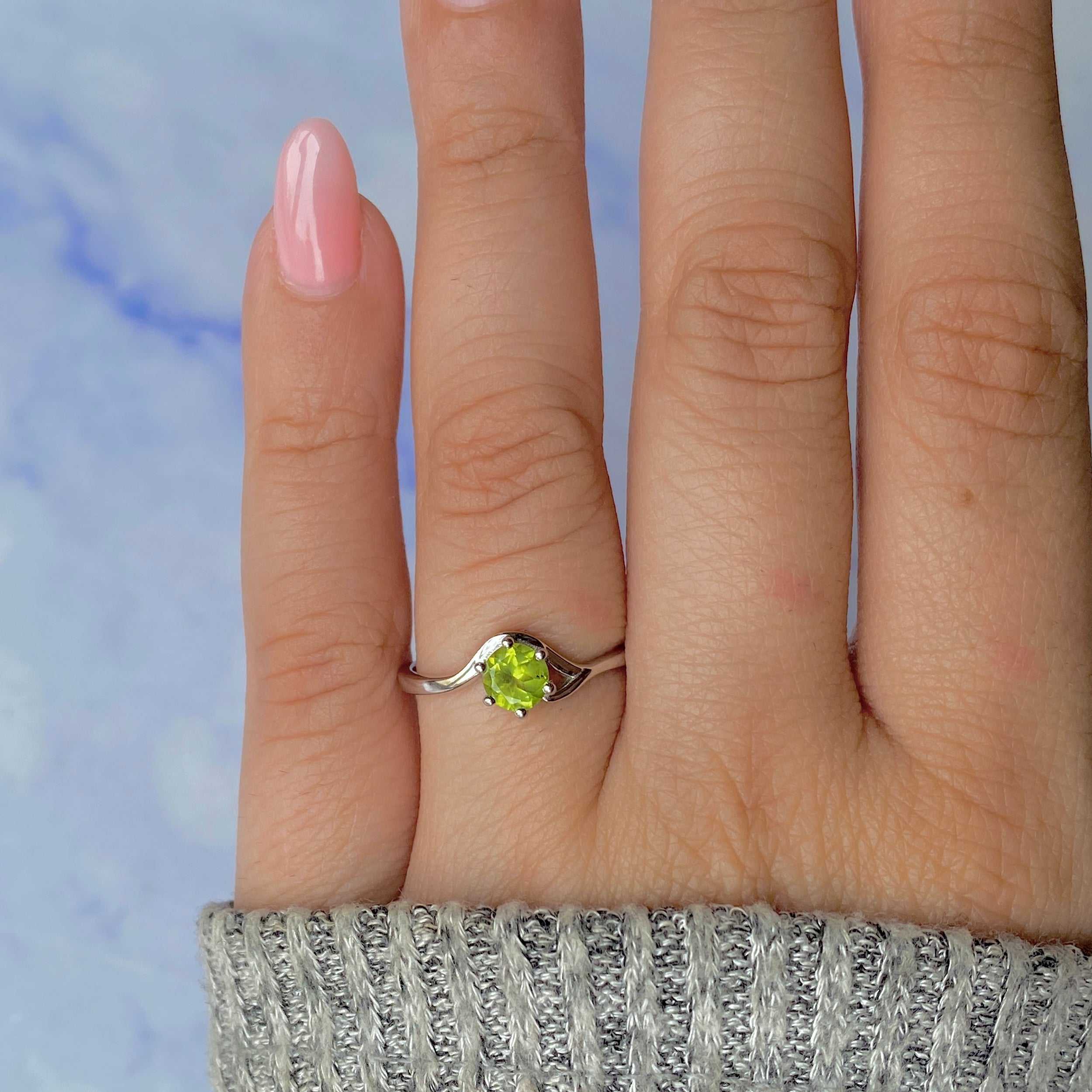 Peridot Ring-(PER-SR-04.)