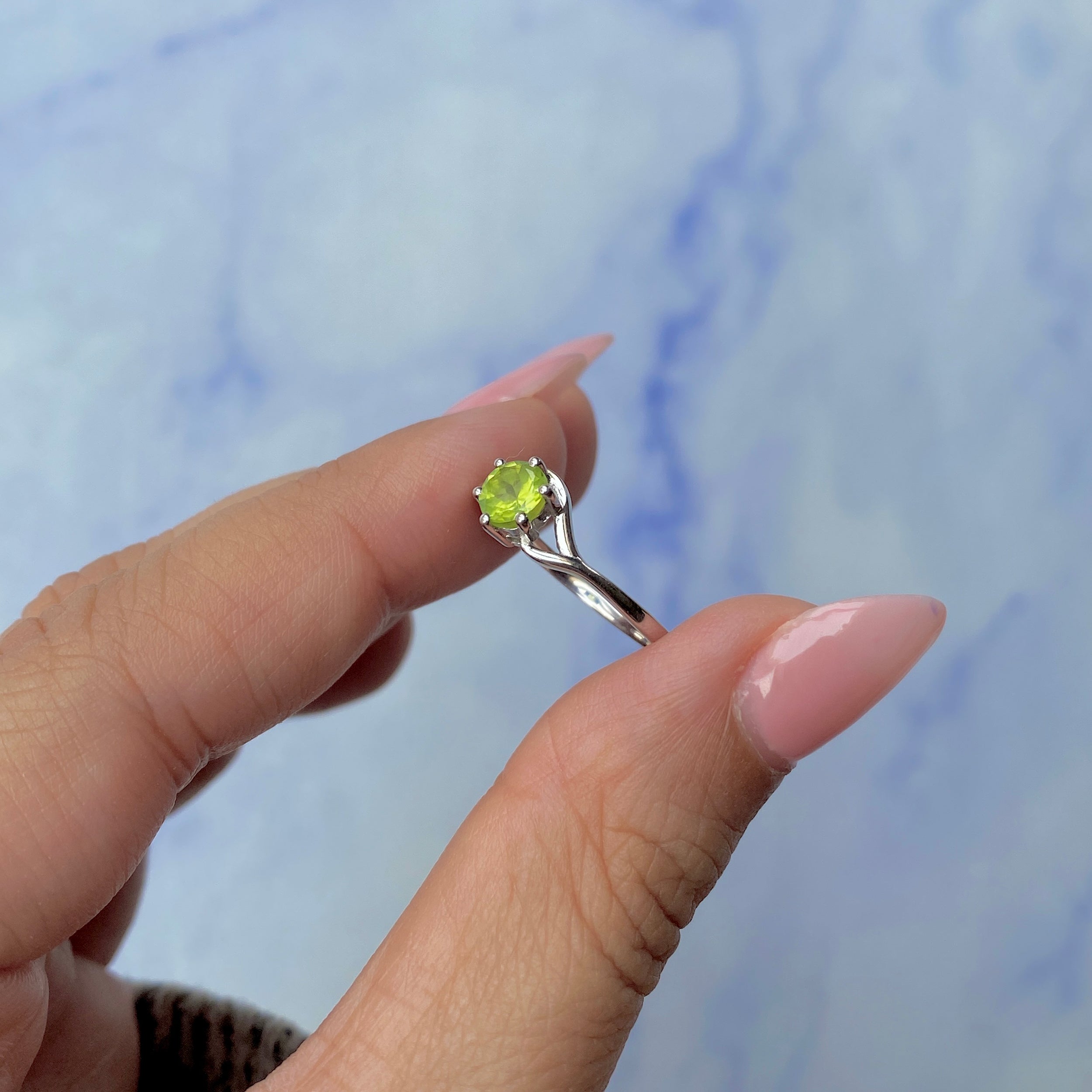 Peridot Ring-(PER-SR-04.)