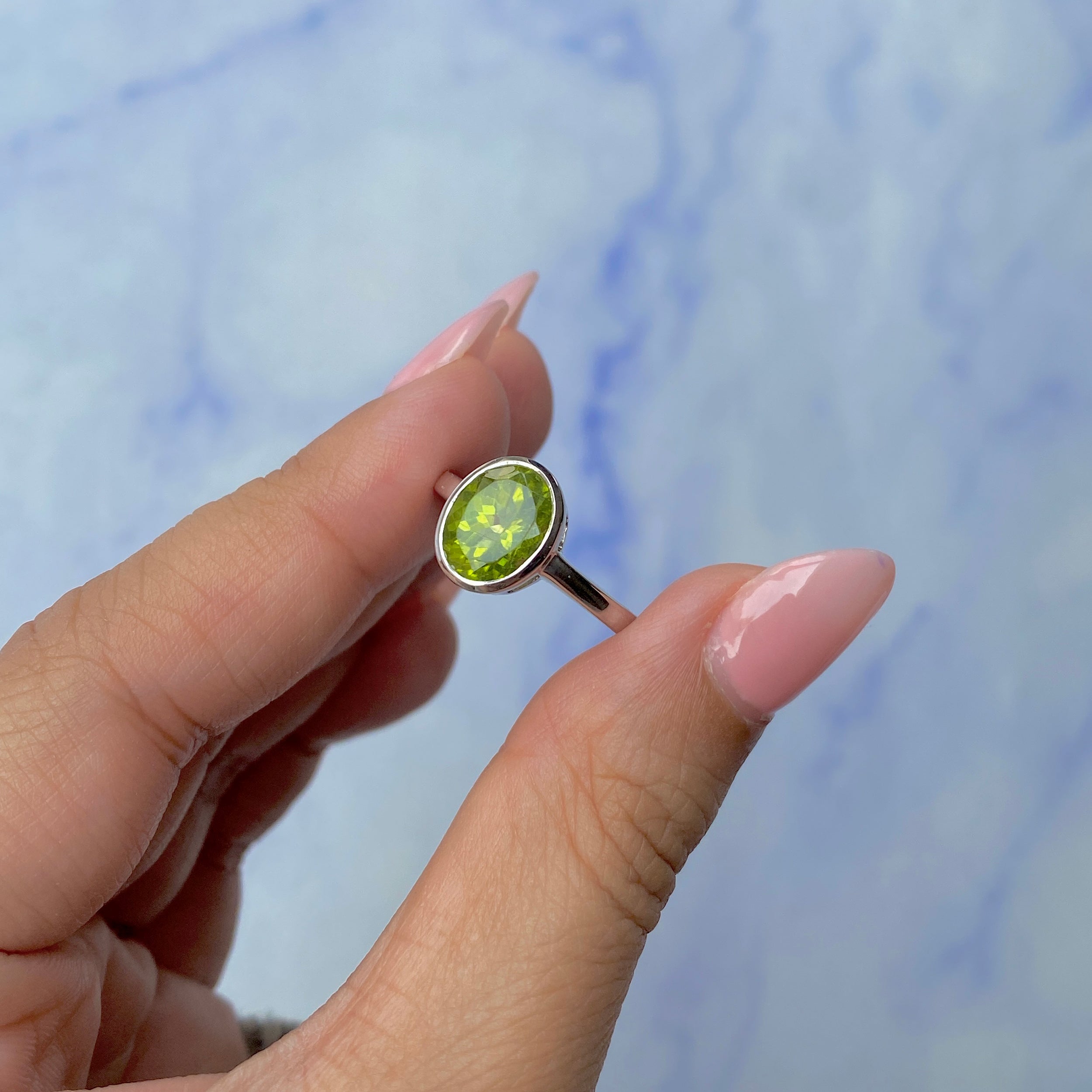 Peridot Ring-(PER-SR-1623.)