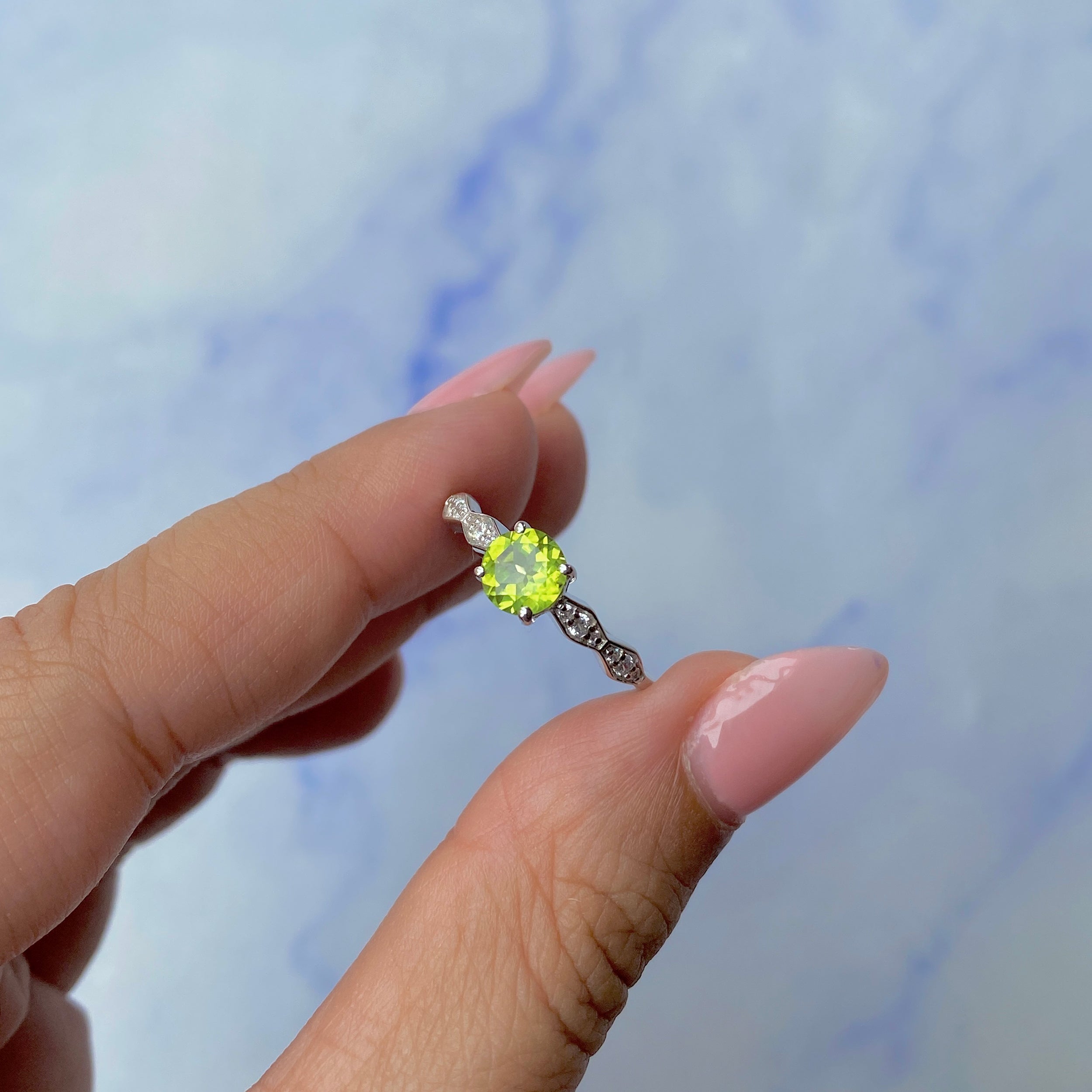 Peridot Ring-(PER-SR-2288.)
