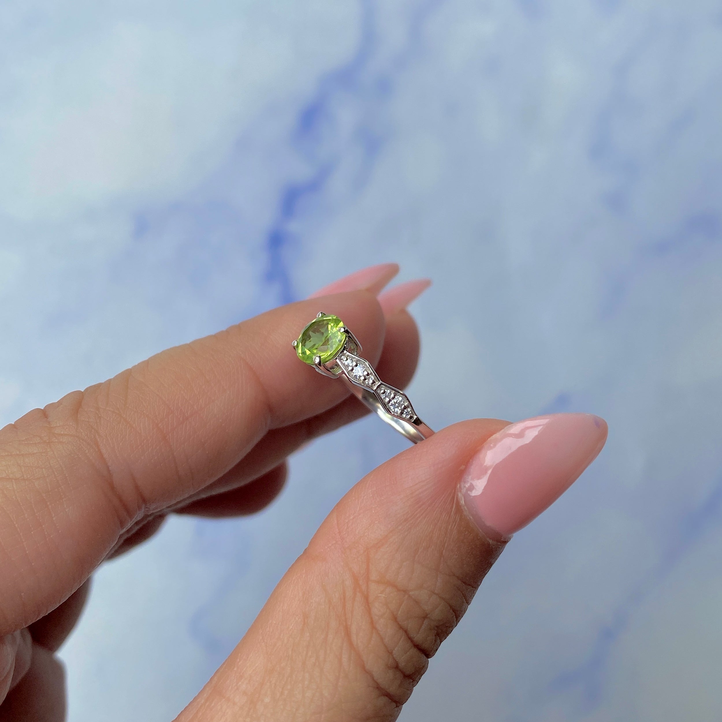 Peridot Ring-(PER-SR-2288.)