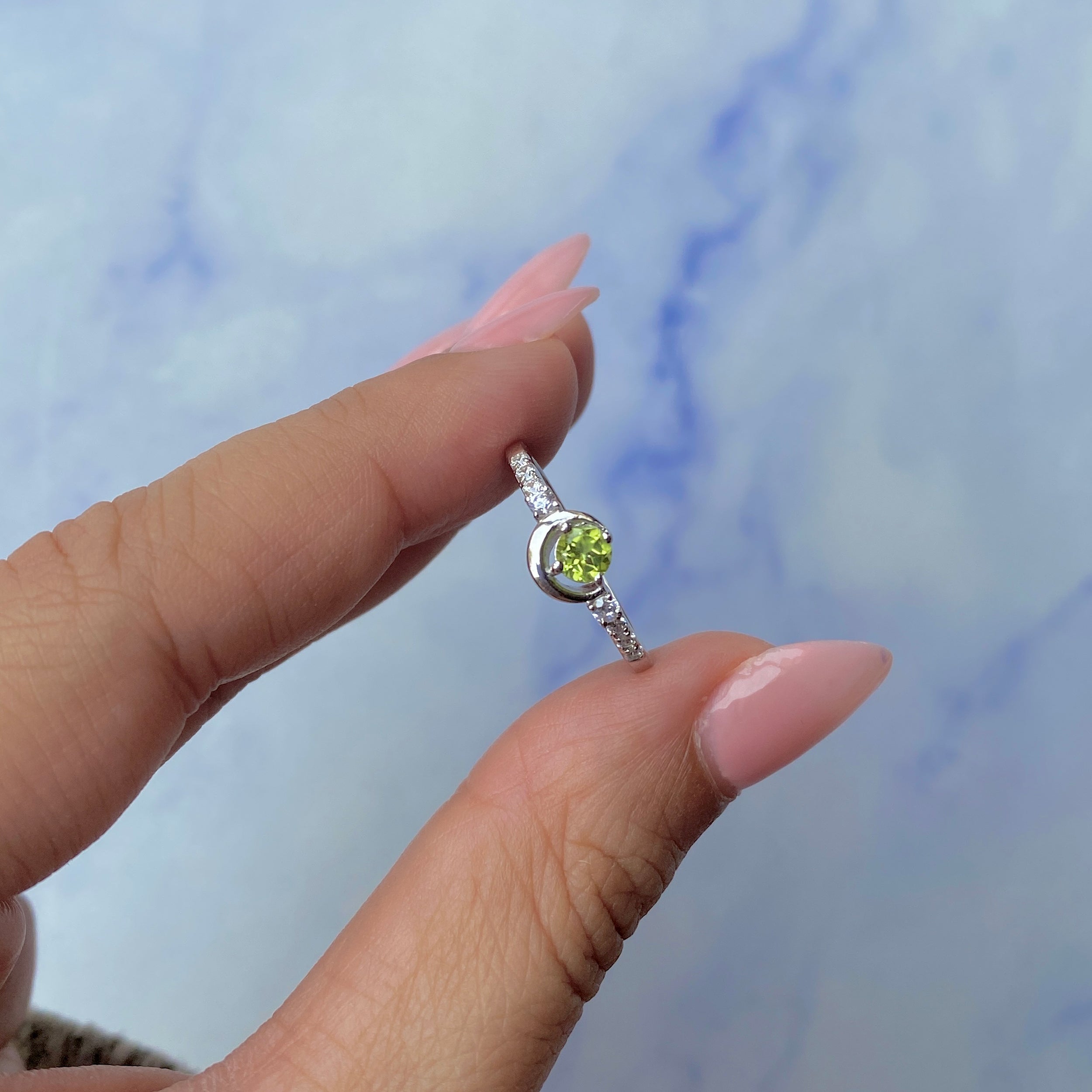 Peridot Ring-(PER-SR-2292.)