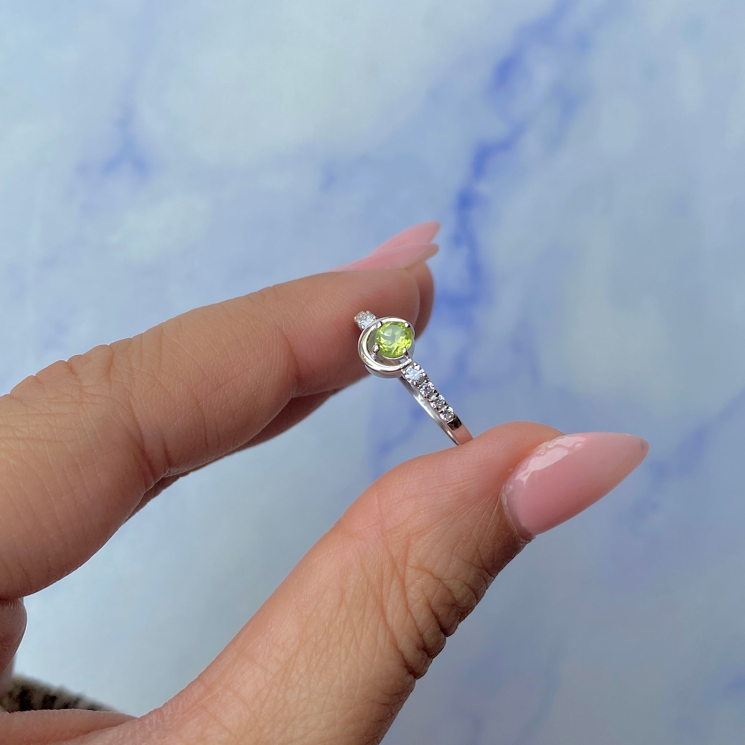 Peridot Ring-(PER-SR-2292.)