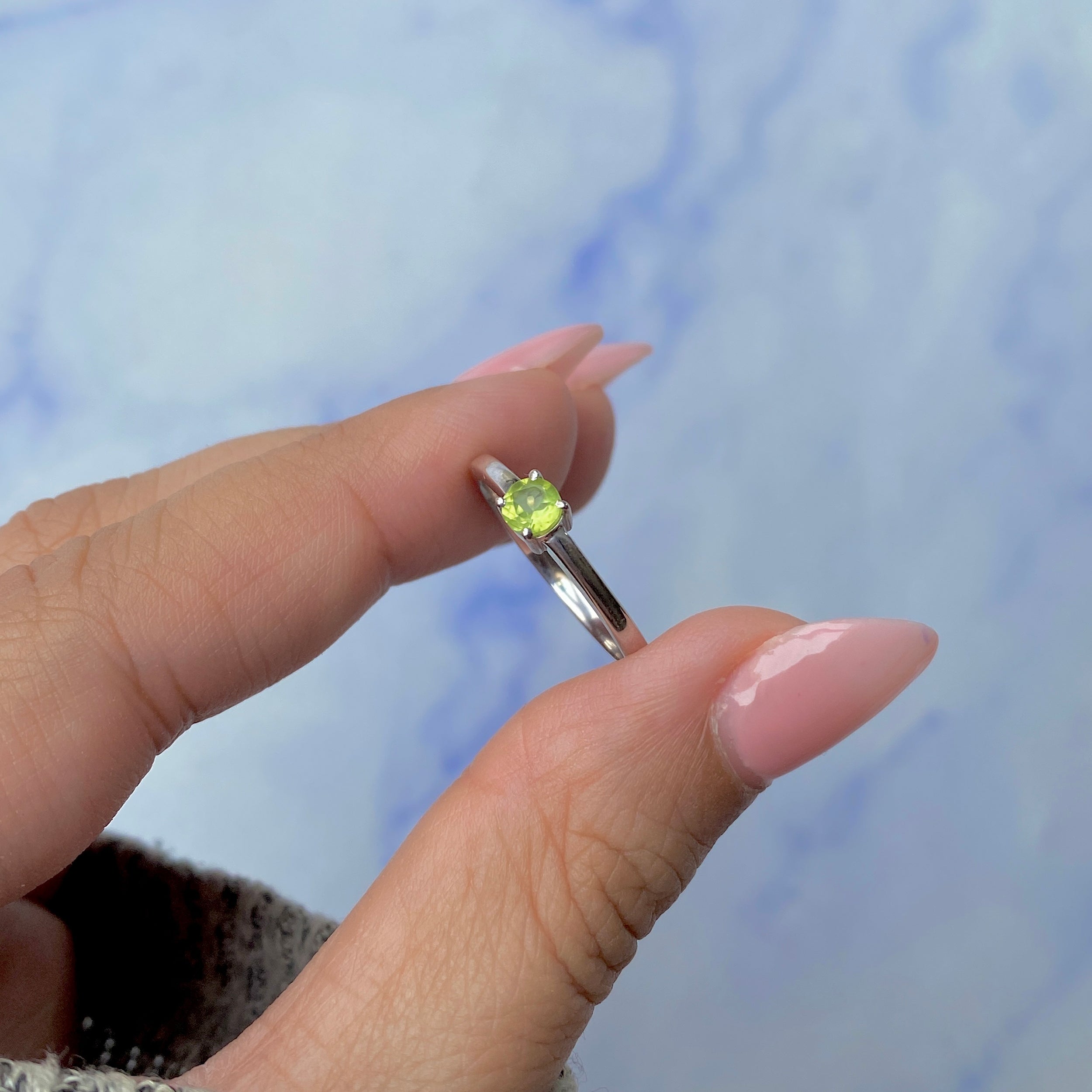 Peridot Ring-(PER-SR-235.)