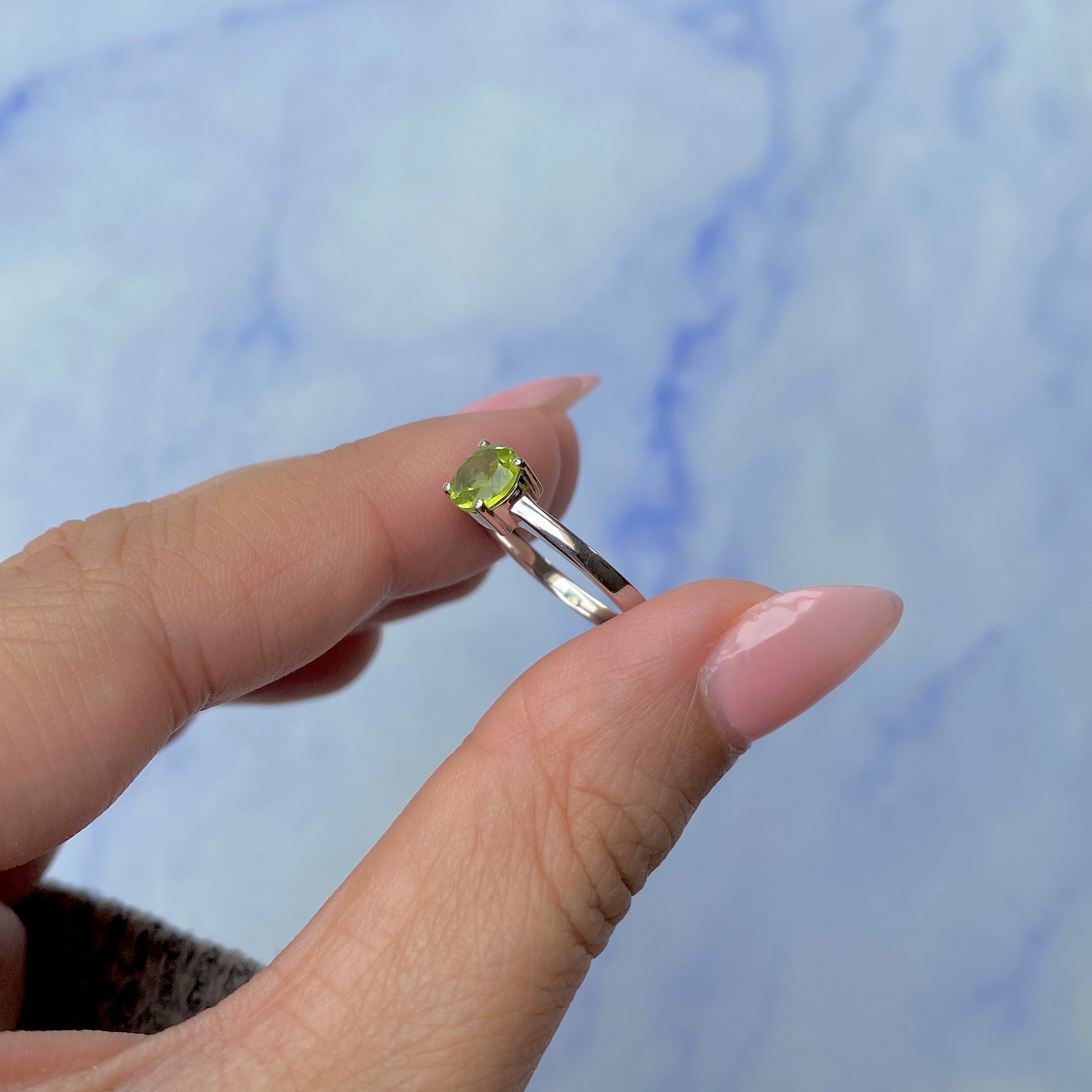 Peridot Ring-(PER-SR-236.)