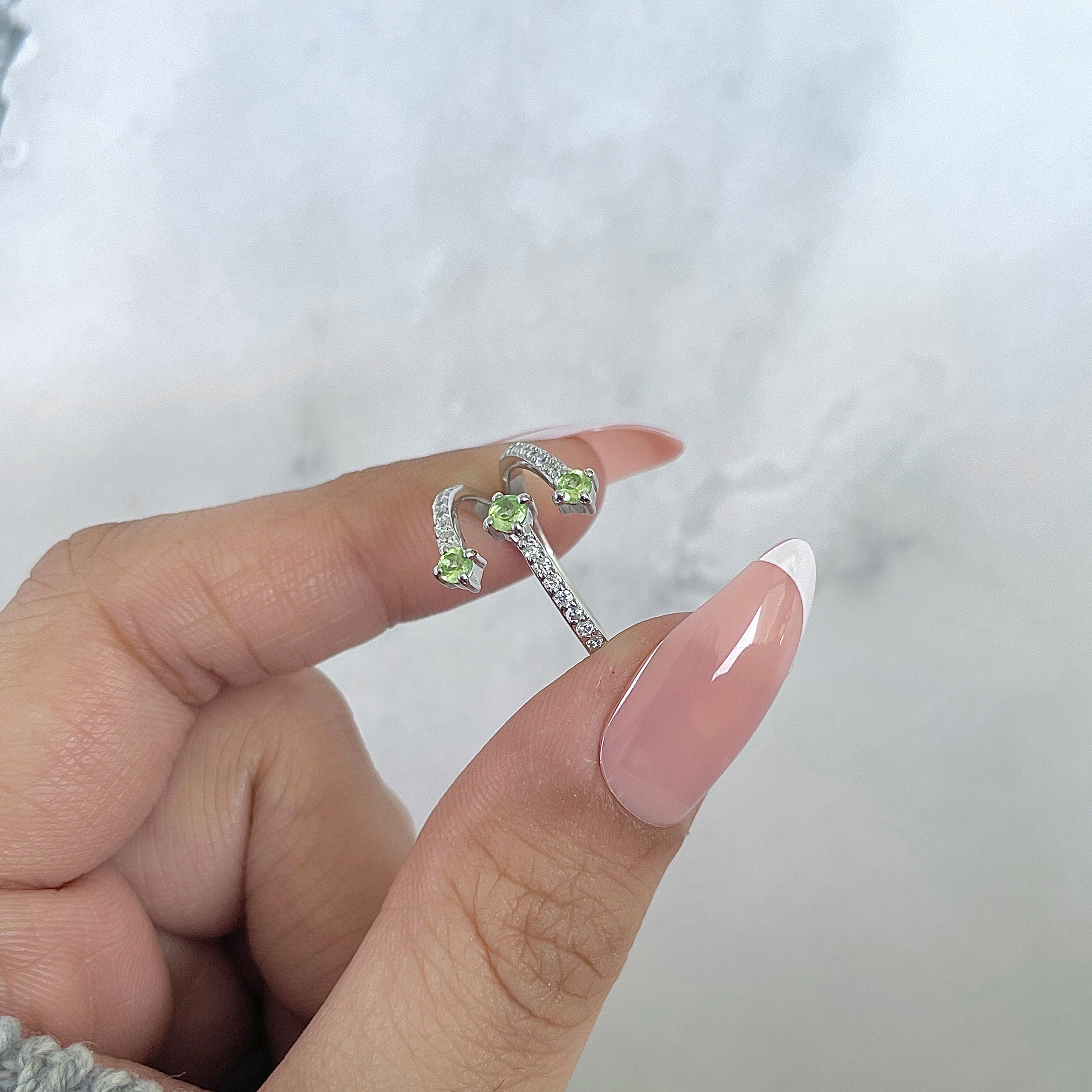 Peridot Ring-(PER-SR-2520.)