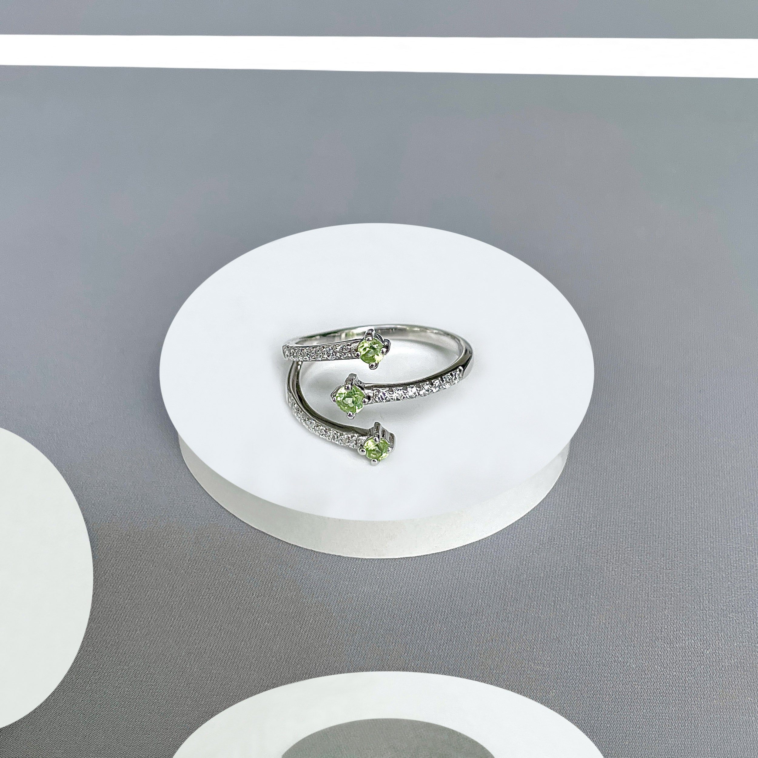 Peridot Ring-(PER-SR-2520.)