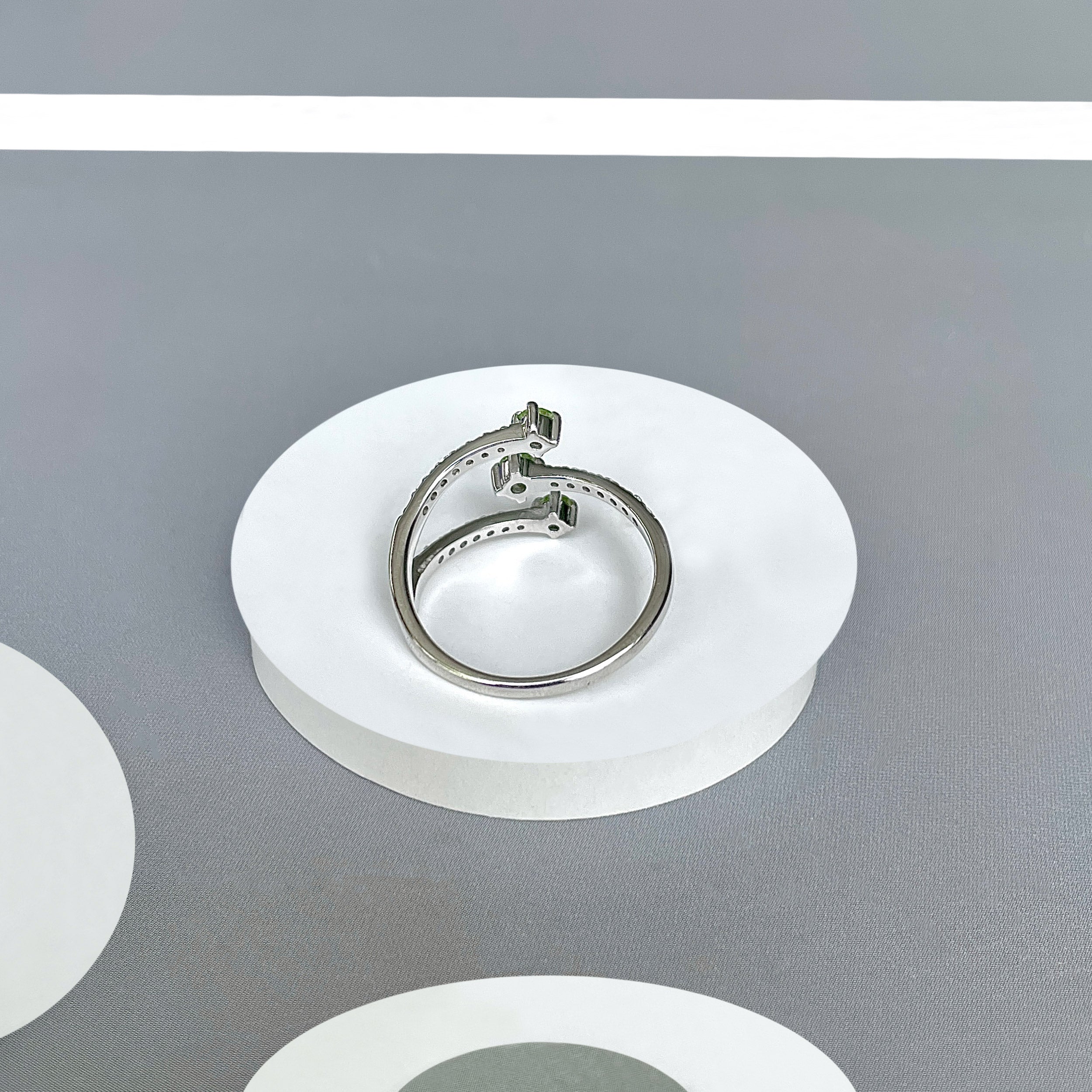 Peridot Ring-(PER-SR-2520.)