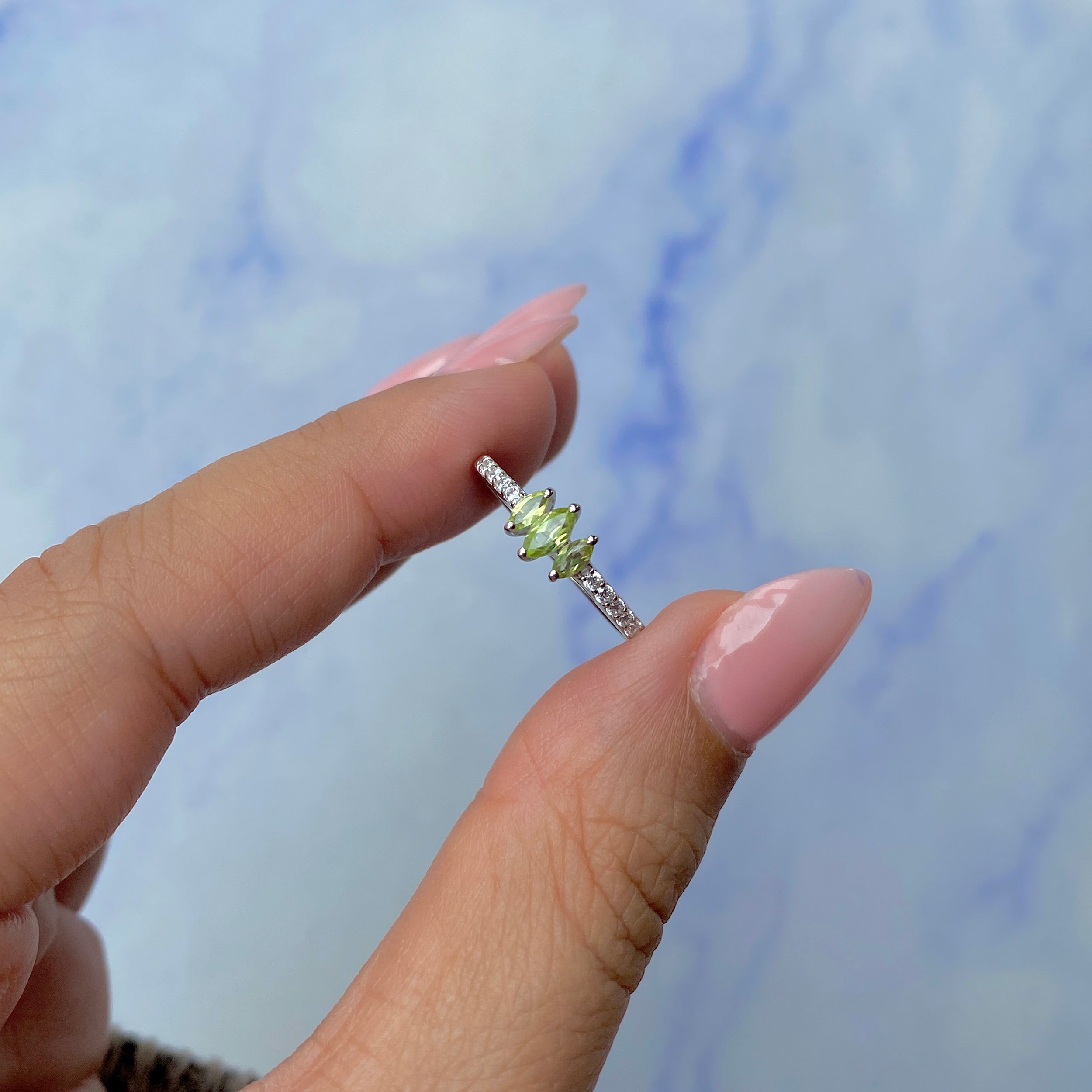 Peridot Ring-(PER-SR-2540.)