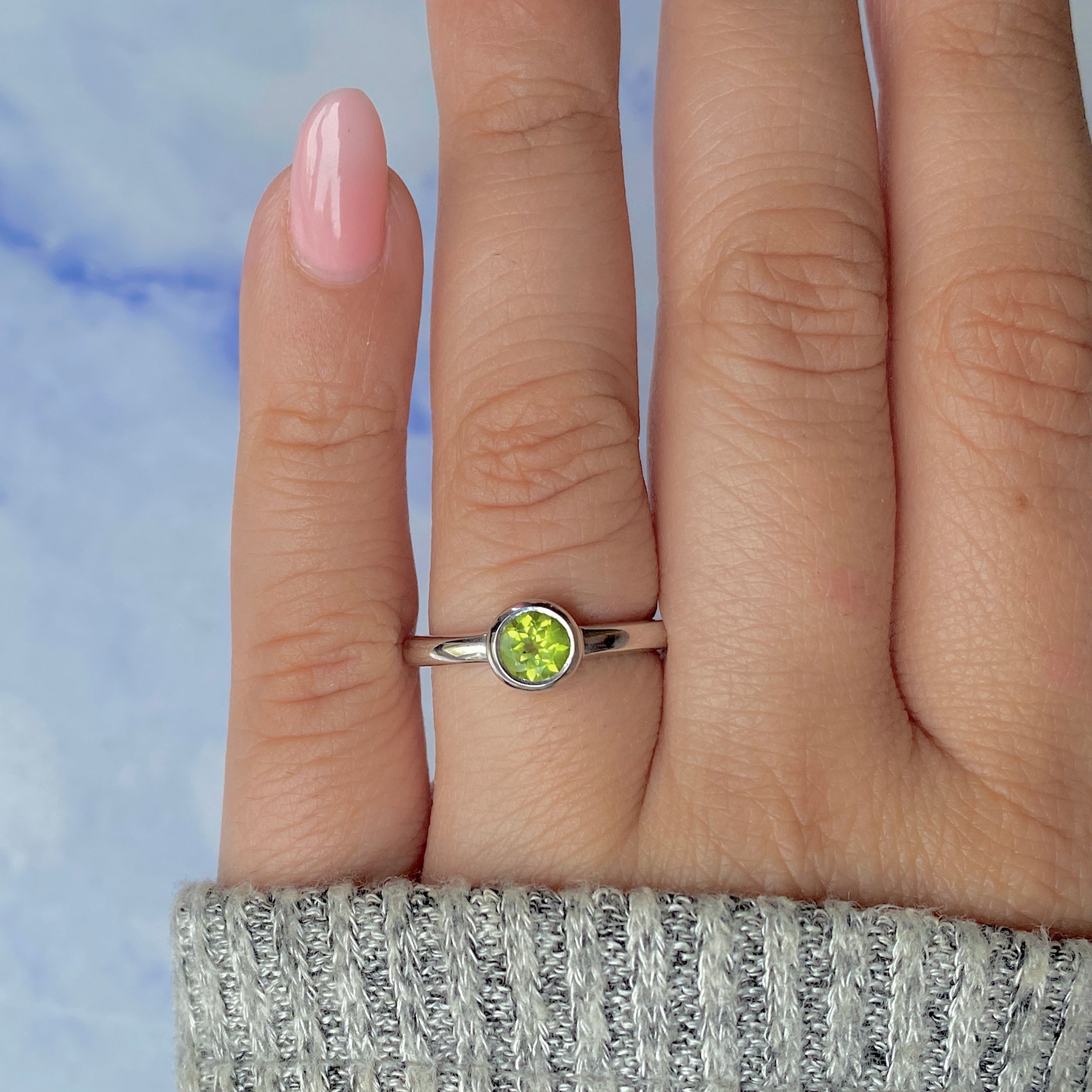 Peridot Ring-(PER-SR-4029.)
