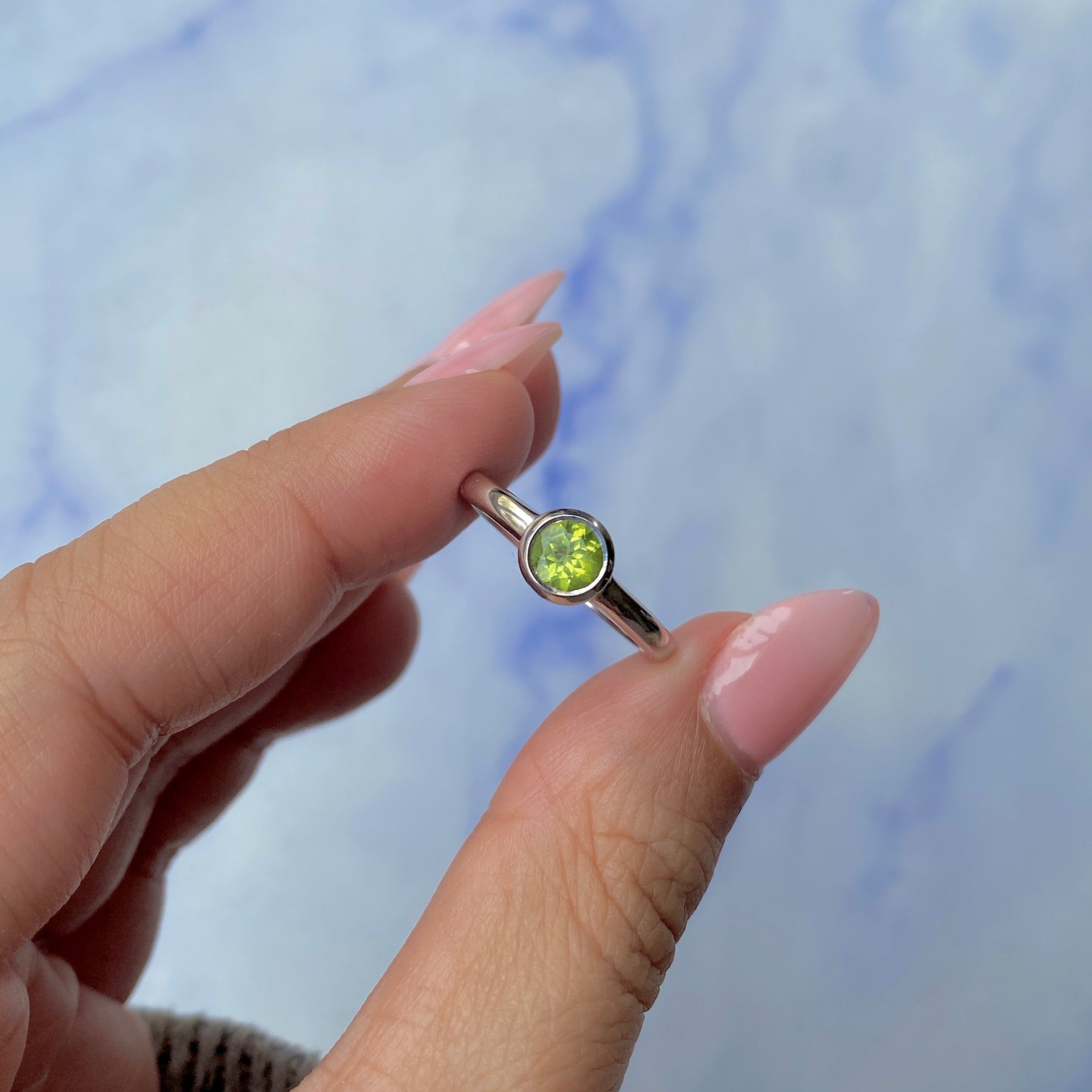Peridot Ring-(PER-SR-4029.)