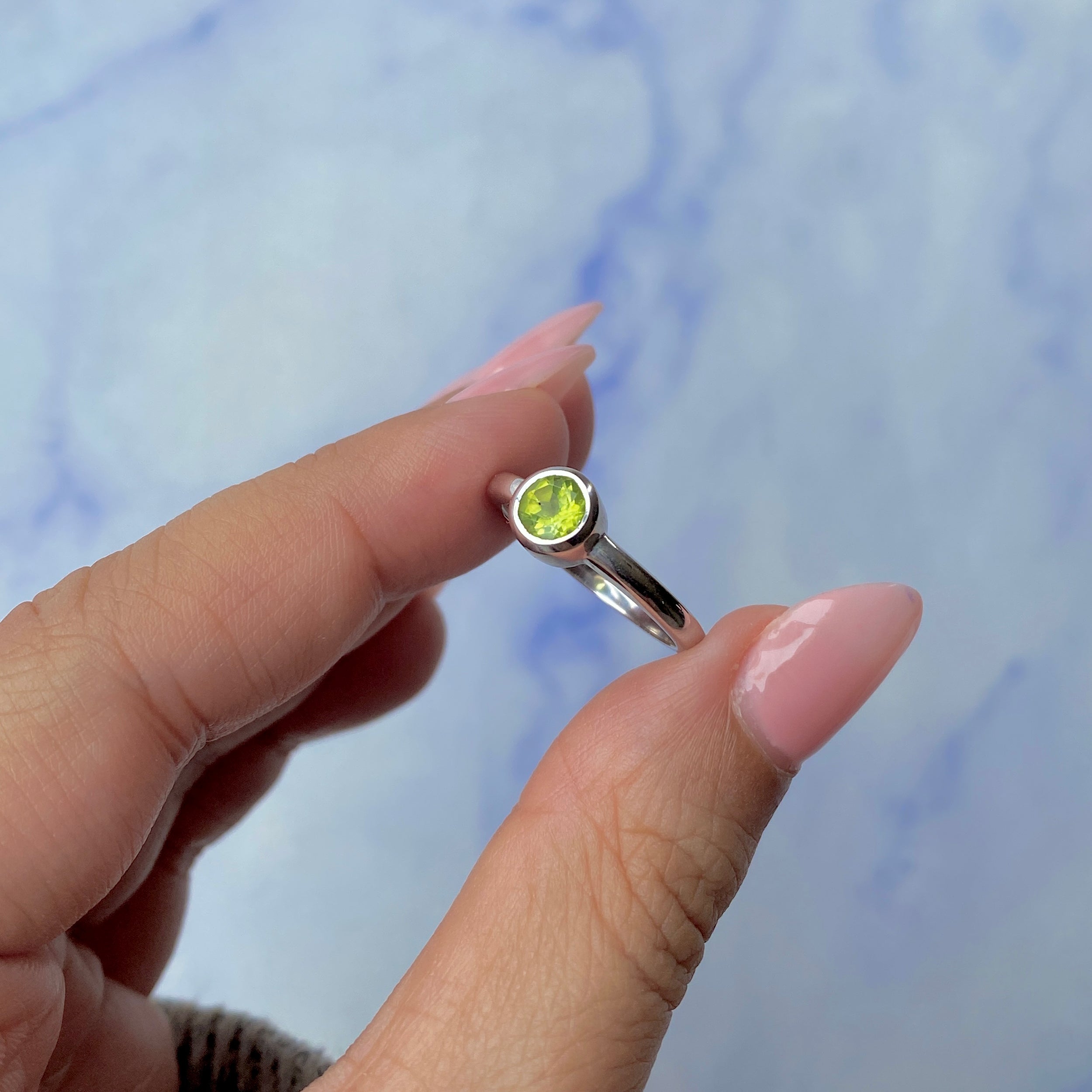 Peridot Ring-(PER-SR-4029.)