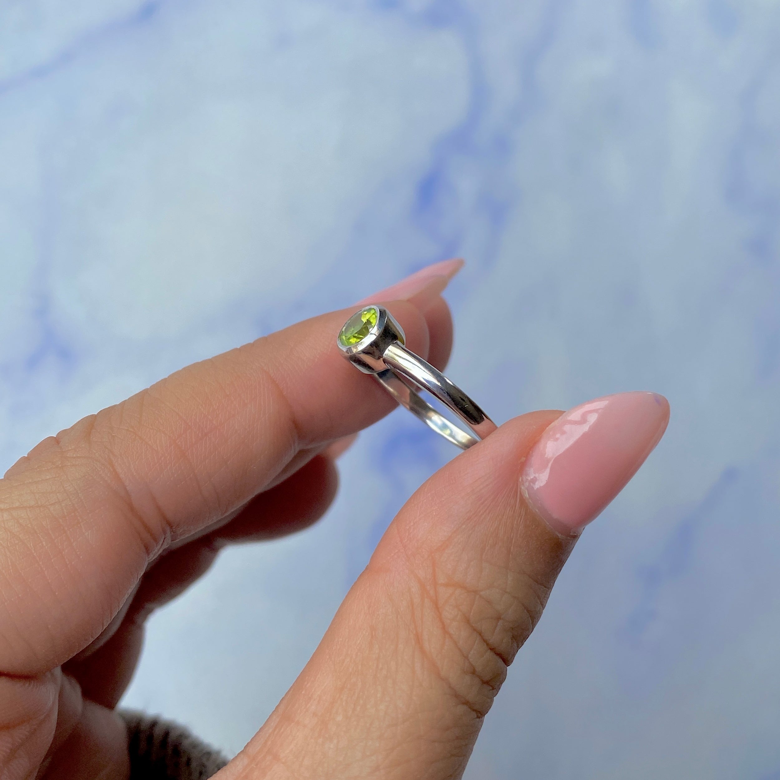 Peridot Ring-(PER-SR-4029.)