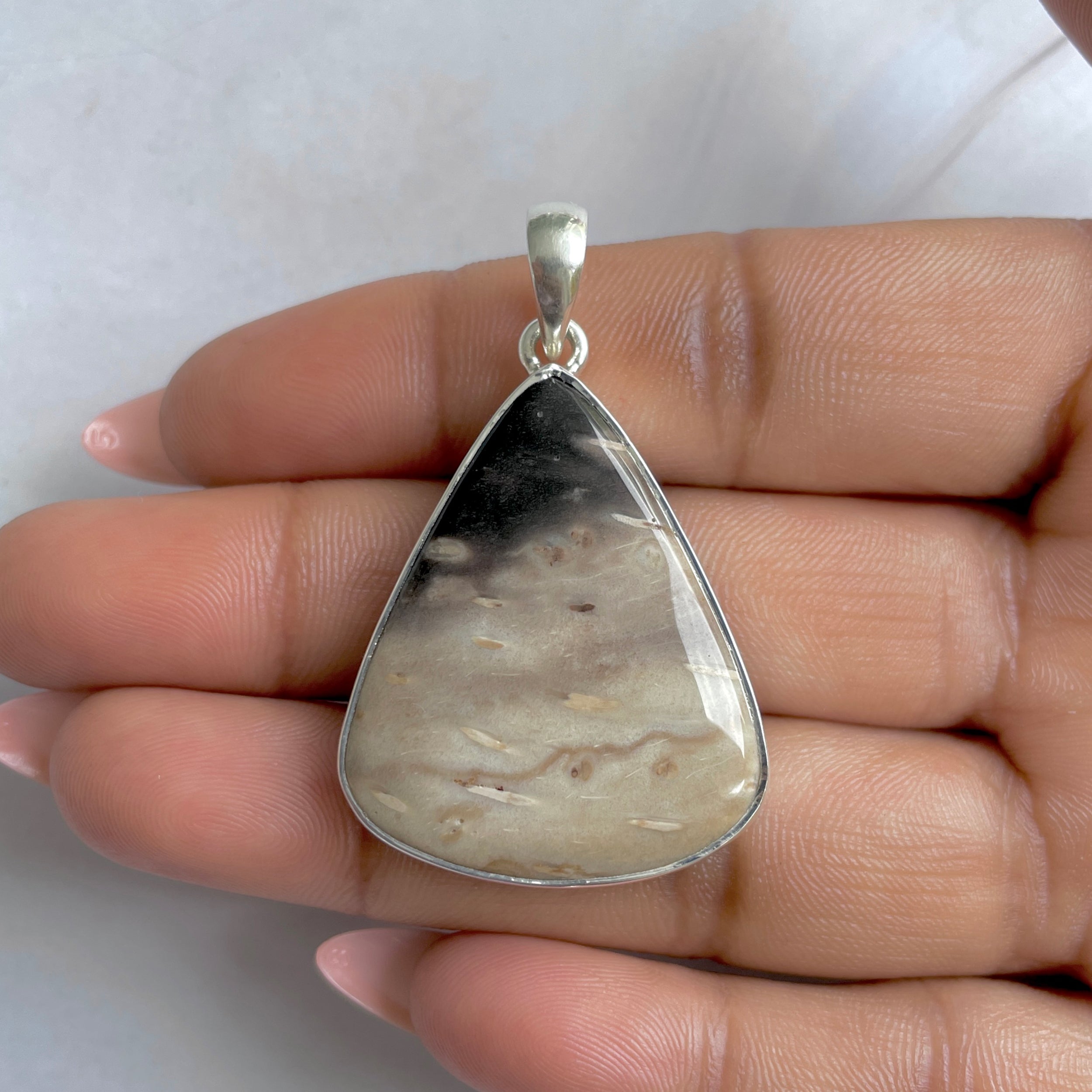 Plumroot Agate Pendant-(PTJ-P-1.)