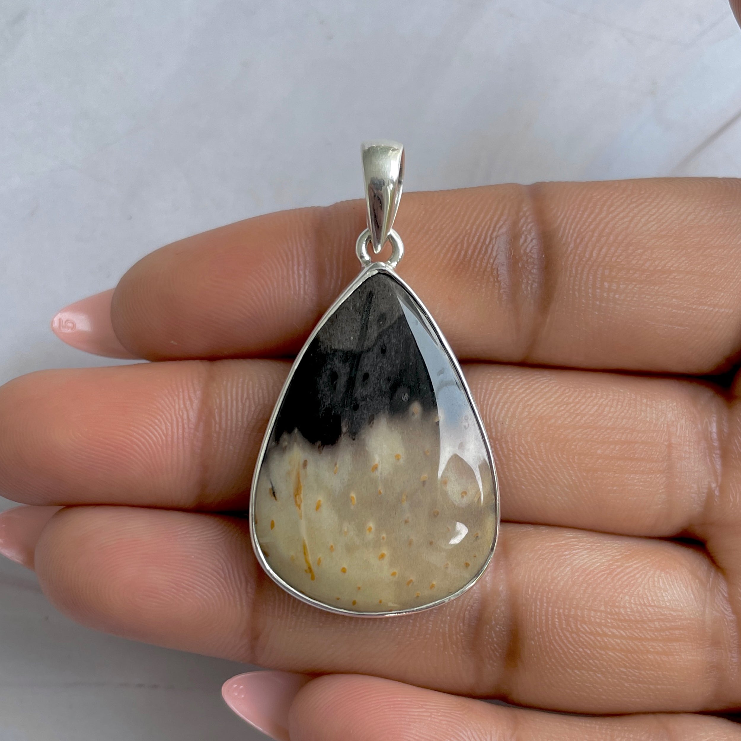 Plumroot Agate Pendant-(PTJ-P-10.)