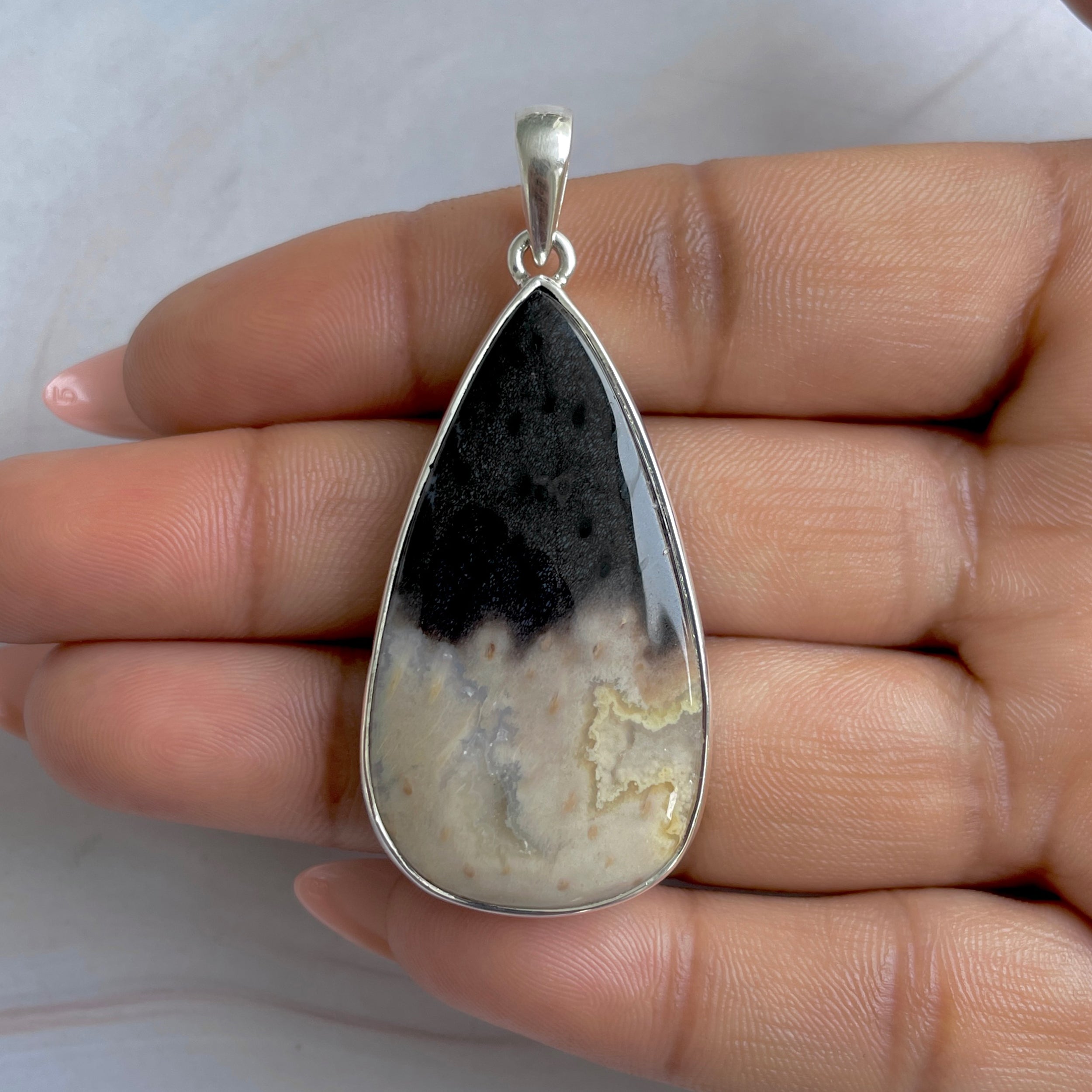 Plumroot Agate Pendant-(PTJ-P-11.)