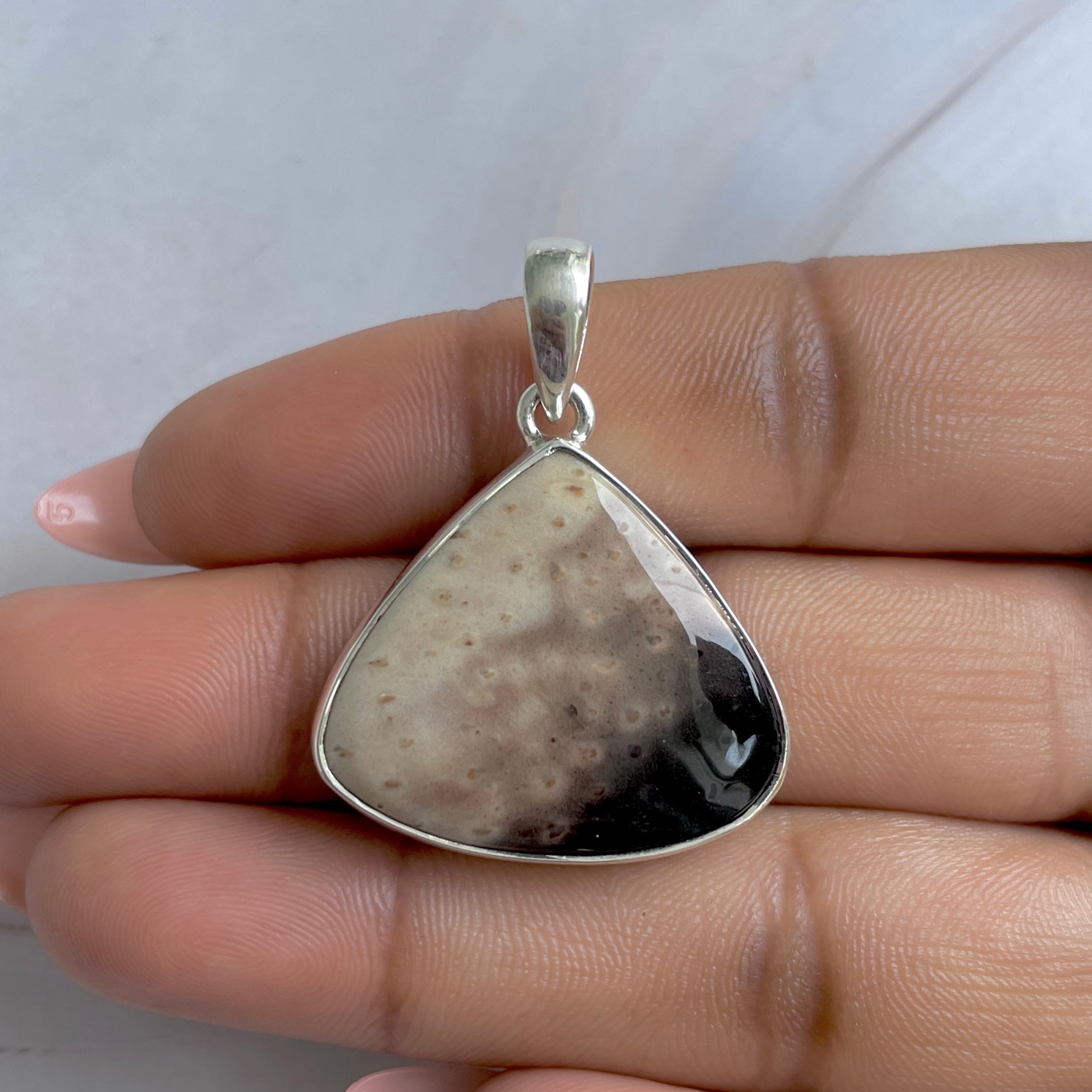 Plumroot Agate Pendant-(PTJ-P-15.)