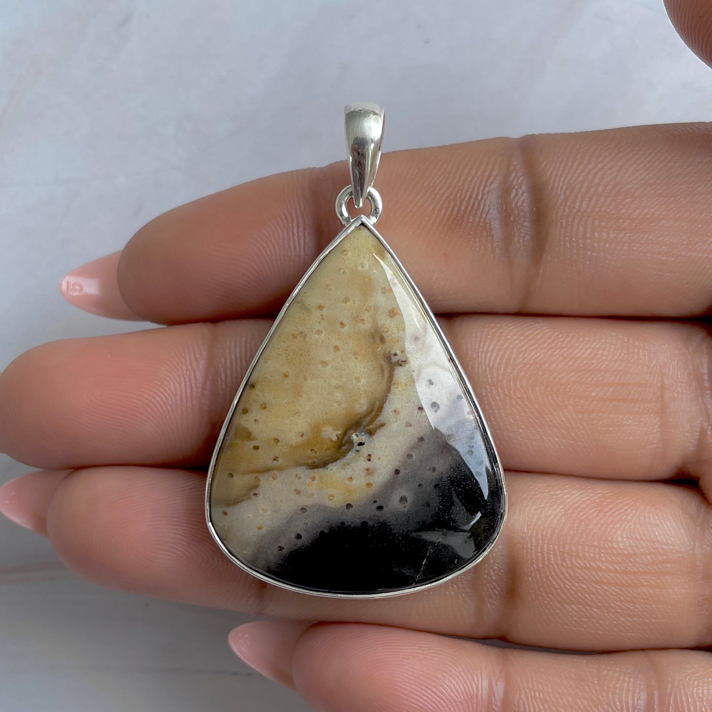 Plumroot Agate Pendant-(PTJ-P-16.)