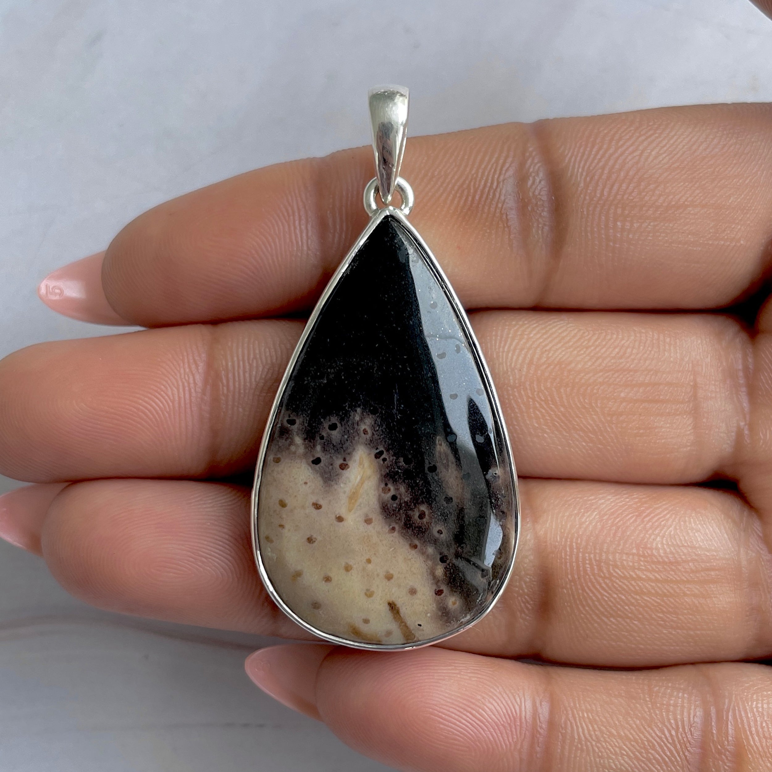 Plumroot Agate Pendant-(PTJ-P-17.)
