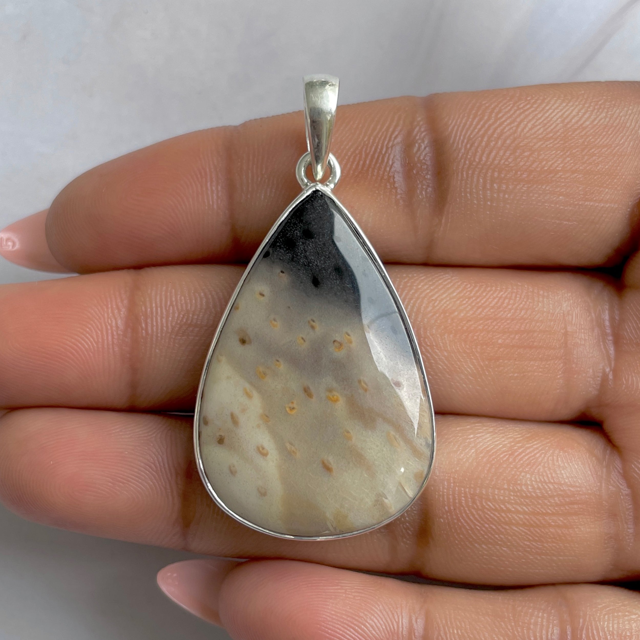 Plumroot Agate Pendant-(PTJ-P-2.)