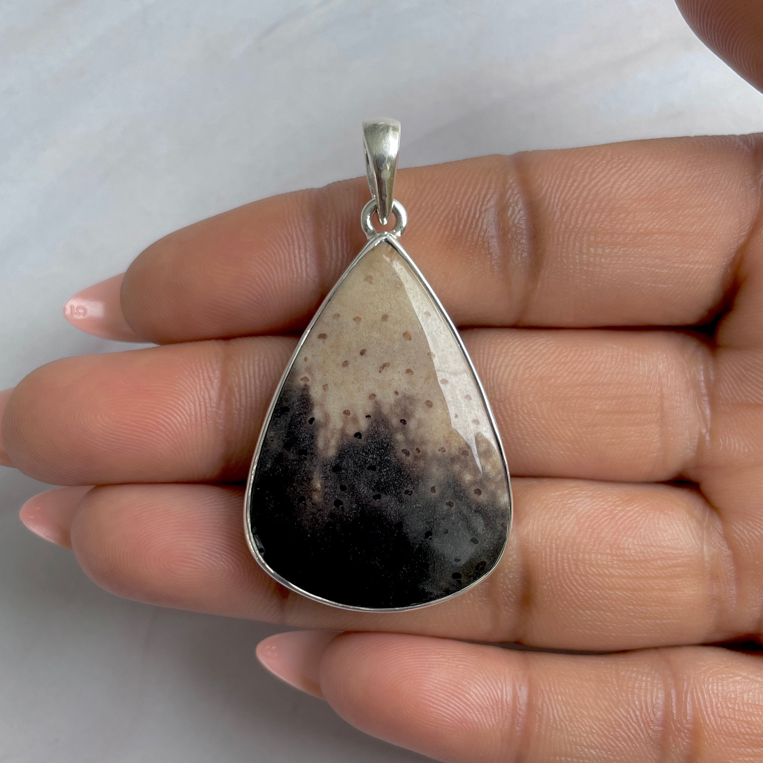 Plumroot Agate Pendant-(PTJ-P-4.)