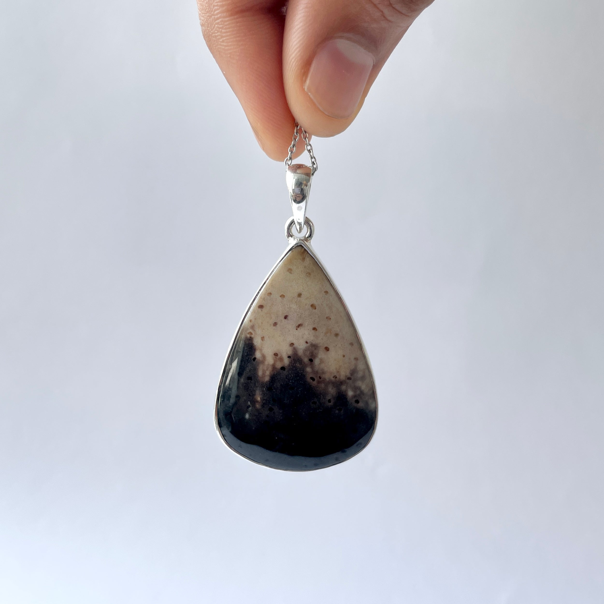 Plumroot Agate Pendant-(PTJ-P-4.)