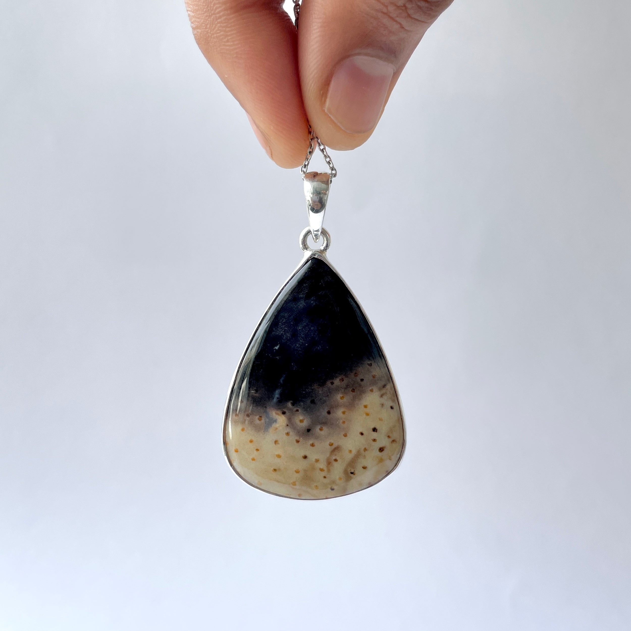 Plumroot Agate Pendant-(PTJ-P-5.)