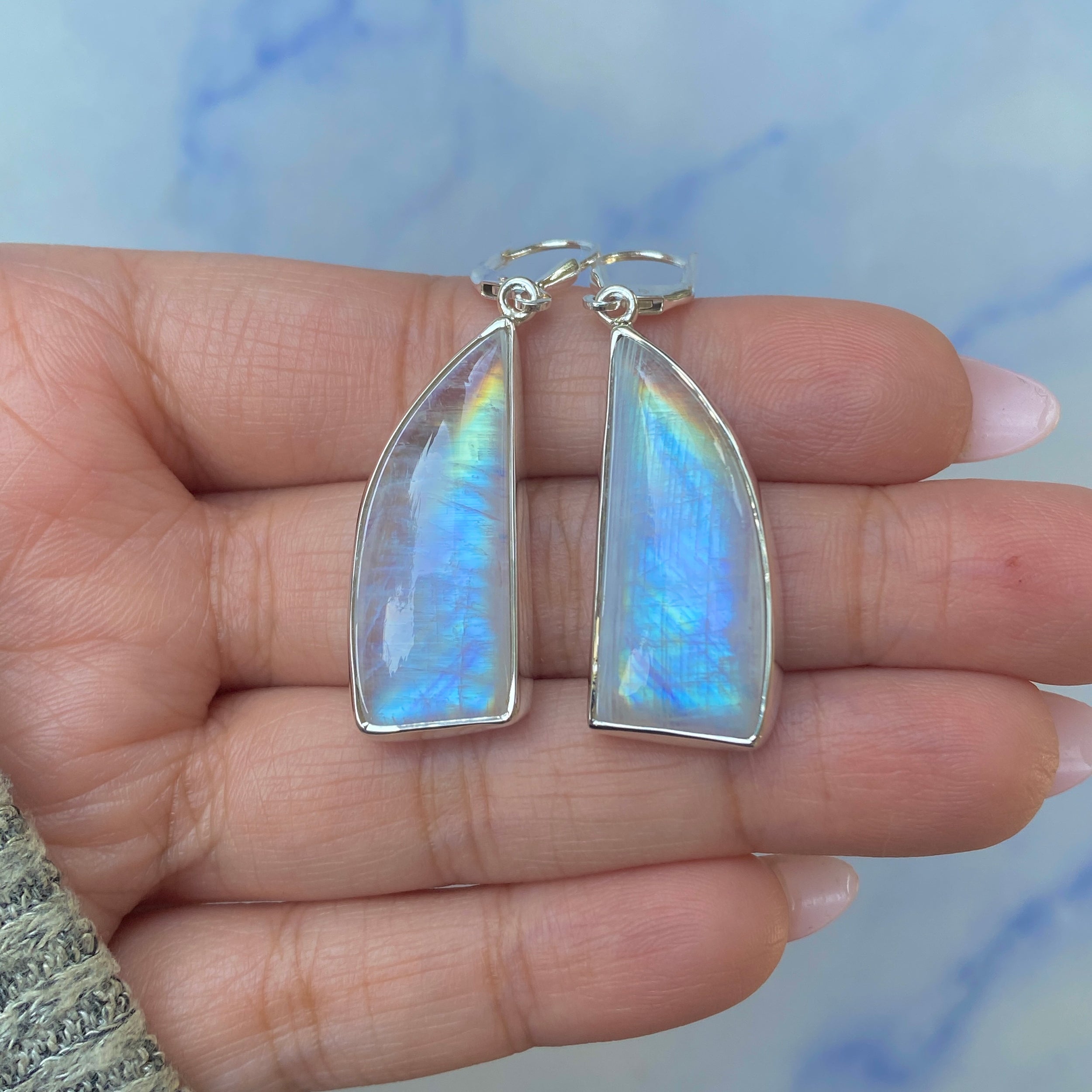 Moonstone Earring-(RBM-E-17.)
