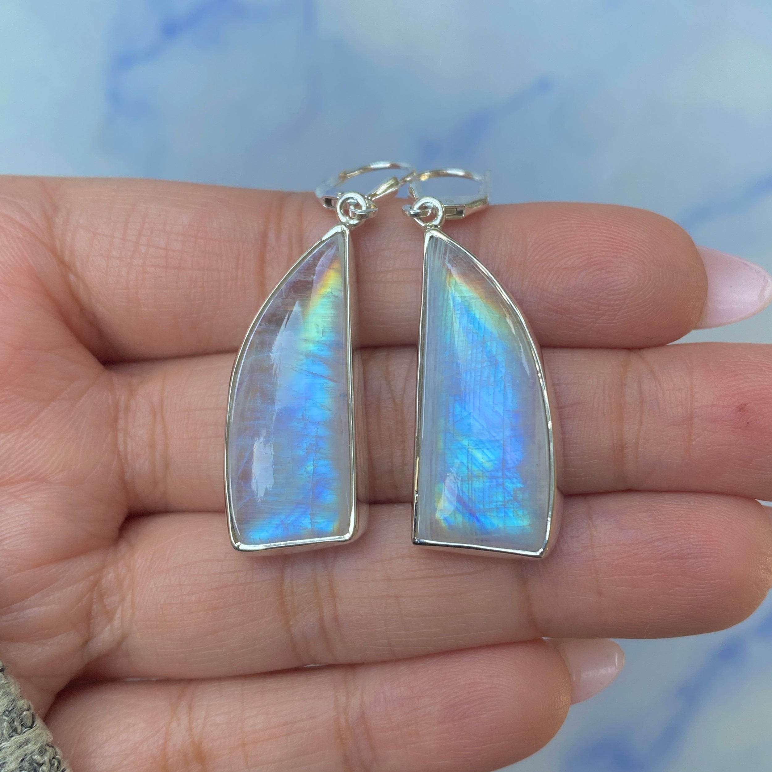 Moonstone Earring-(RBM-E-17.)