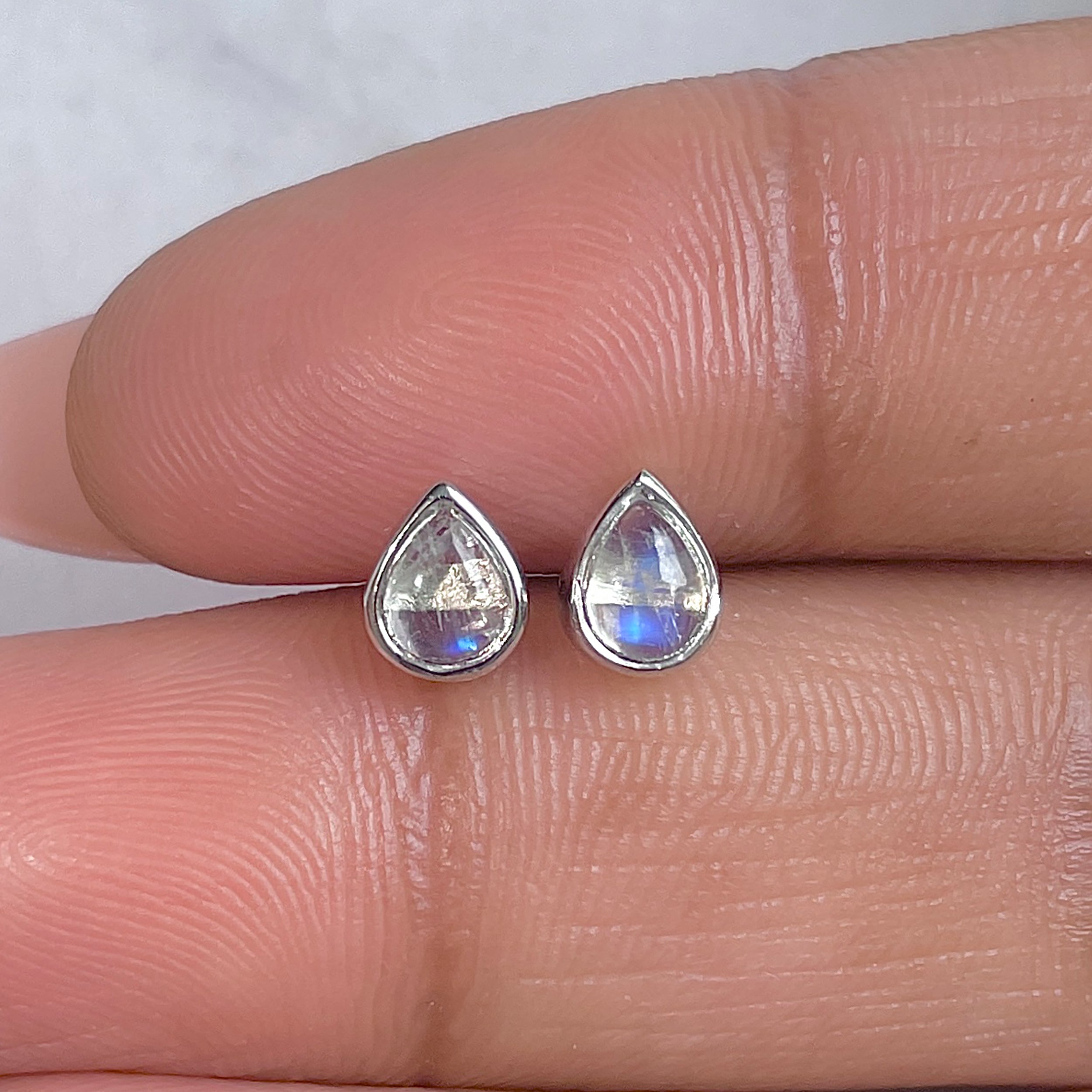 Moonstone Earring-(RBM-RDE-1105.)