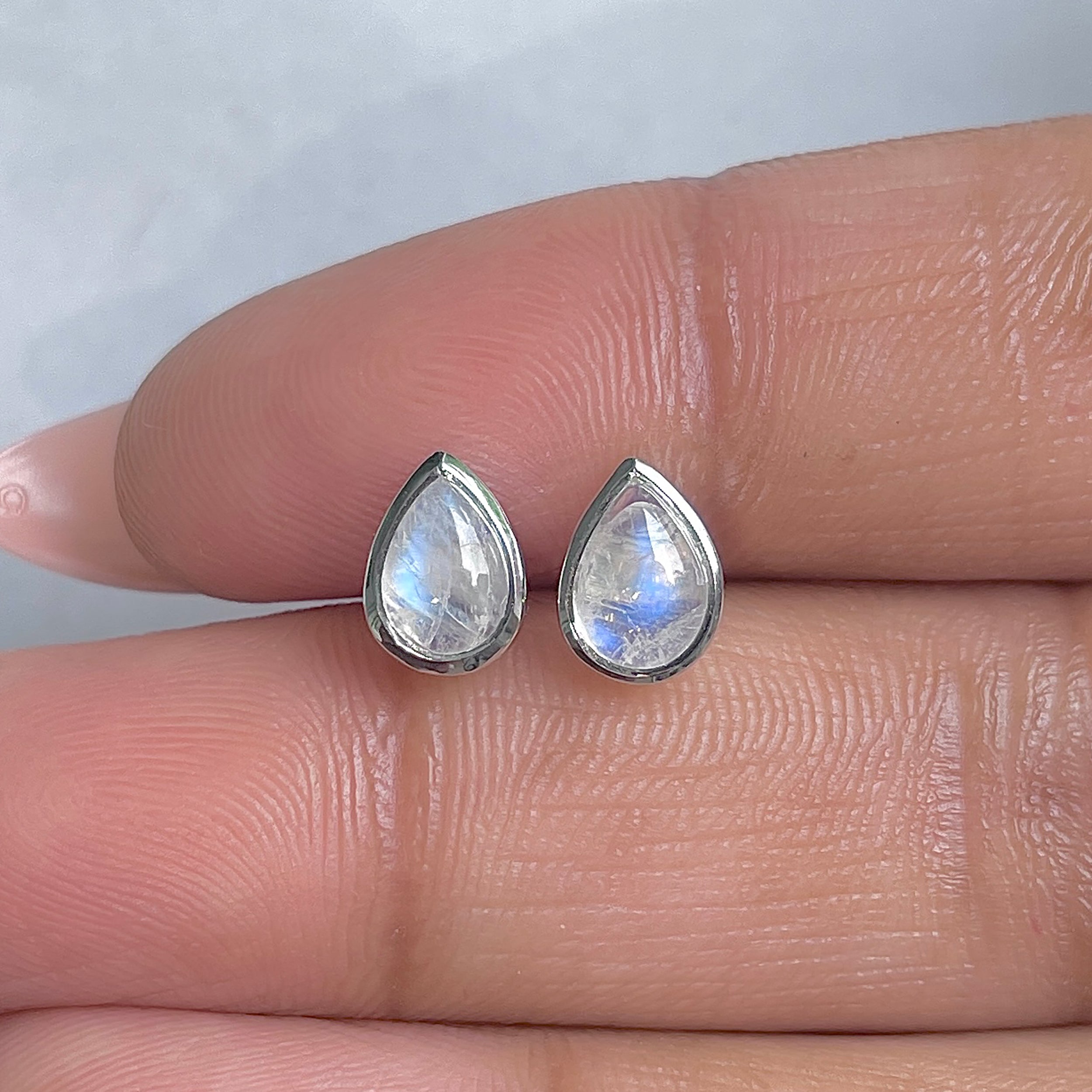 Moonstone Earring-(RBM-RDE-1110.)