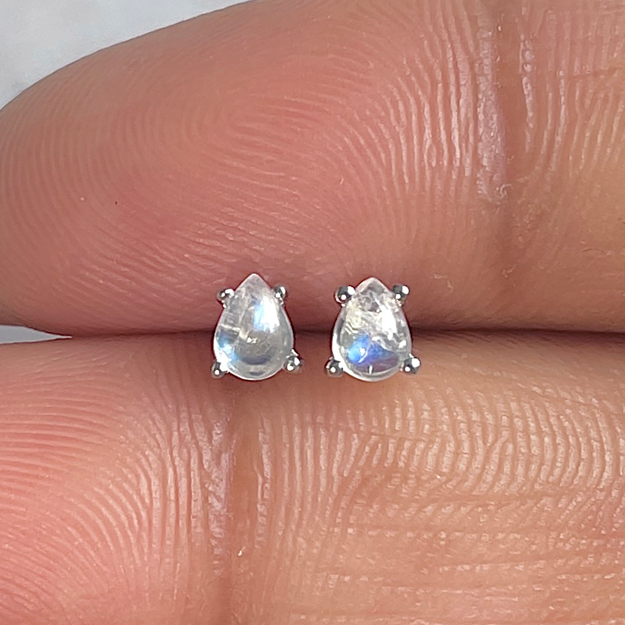 Moonstone Earring-(RBM-RDE-1114.)