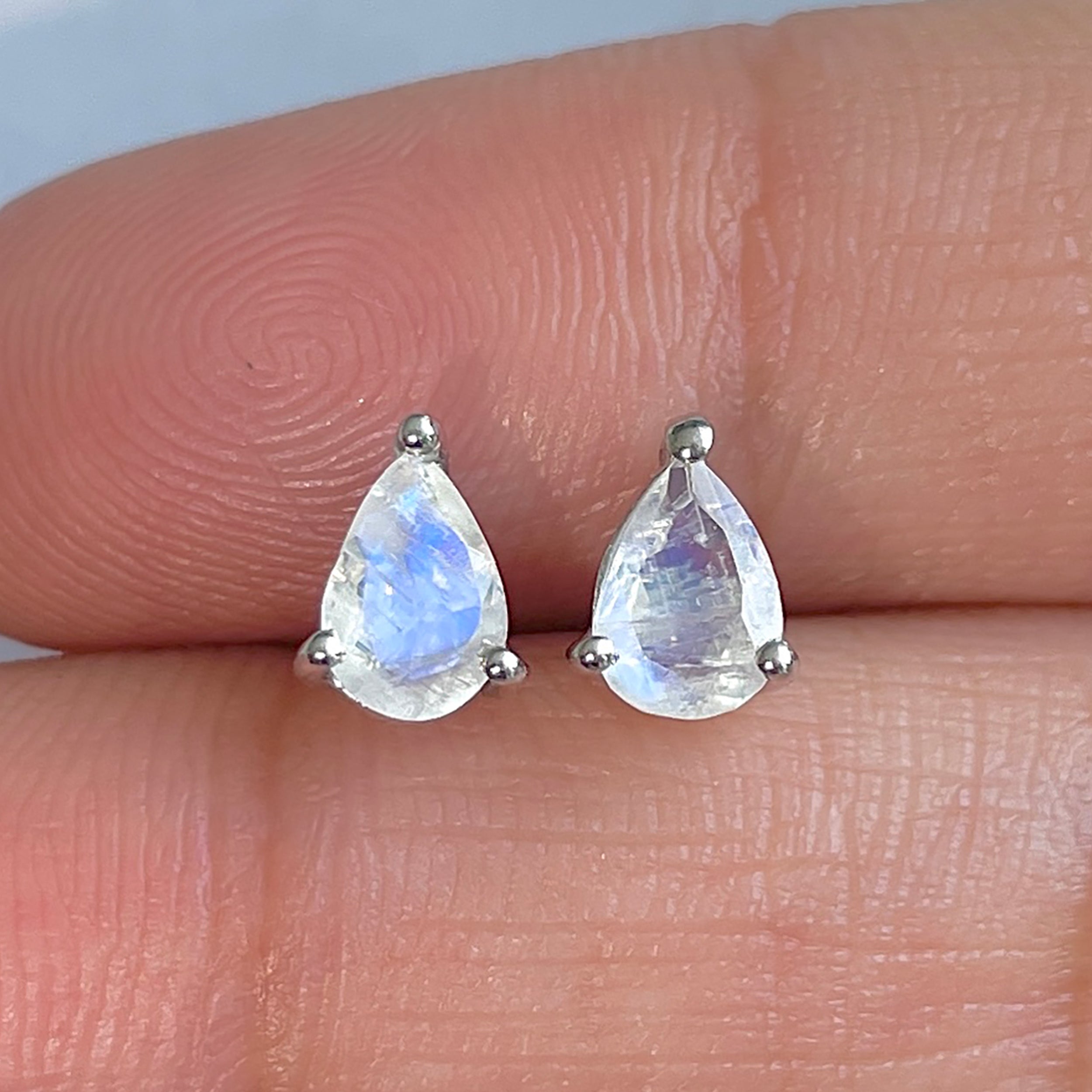 Moonstone Earring-(RBM-RDE-1368.)
