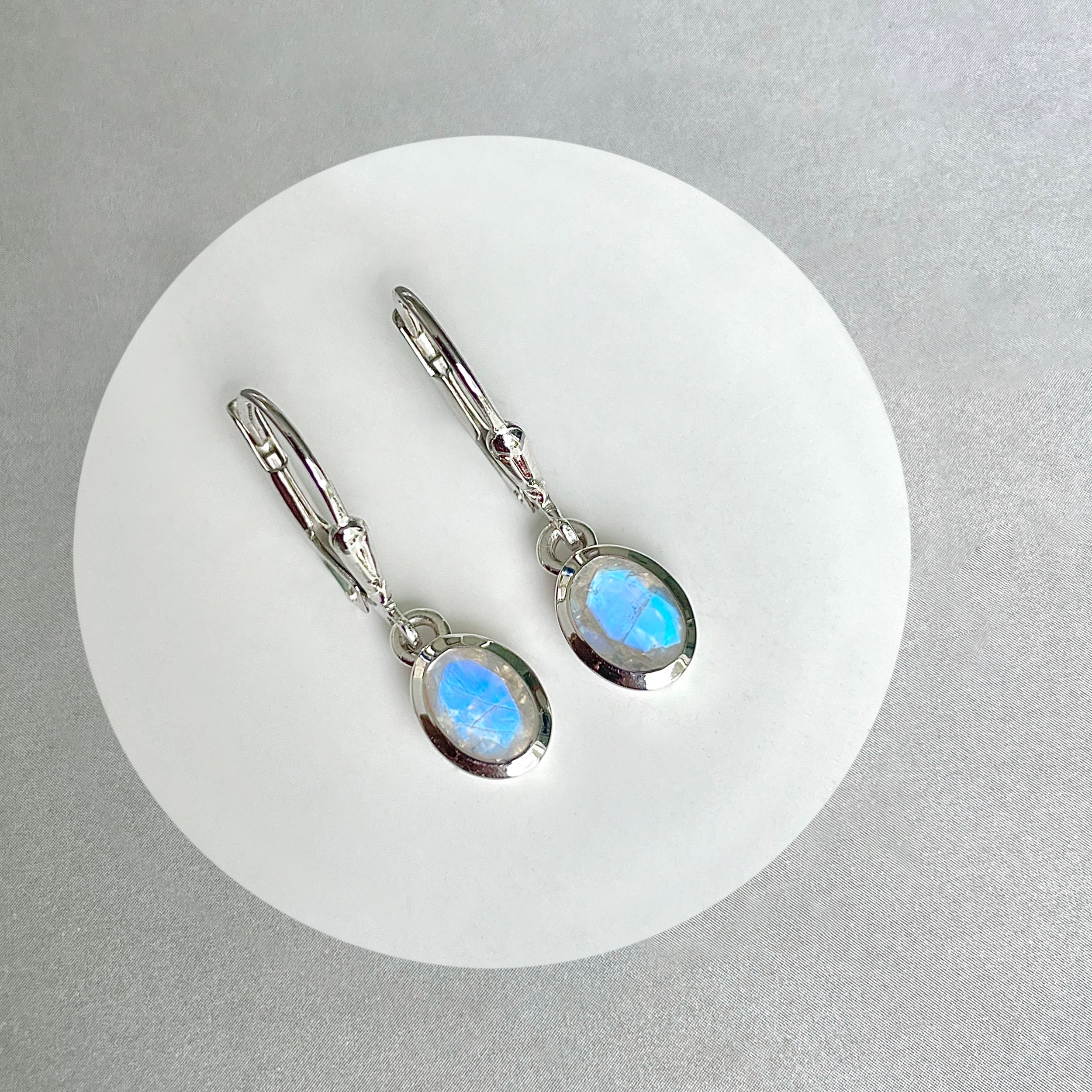 Moonstone Leverback Earrings-(RBM-SE-1316.)