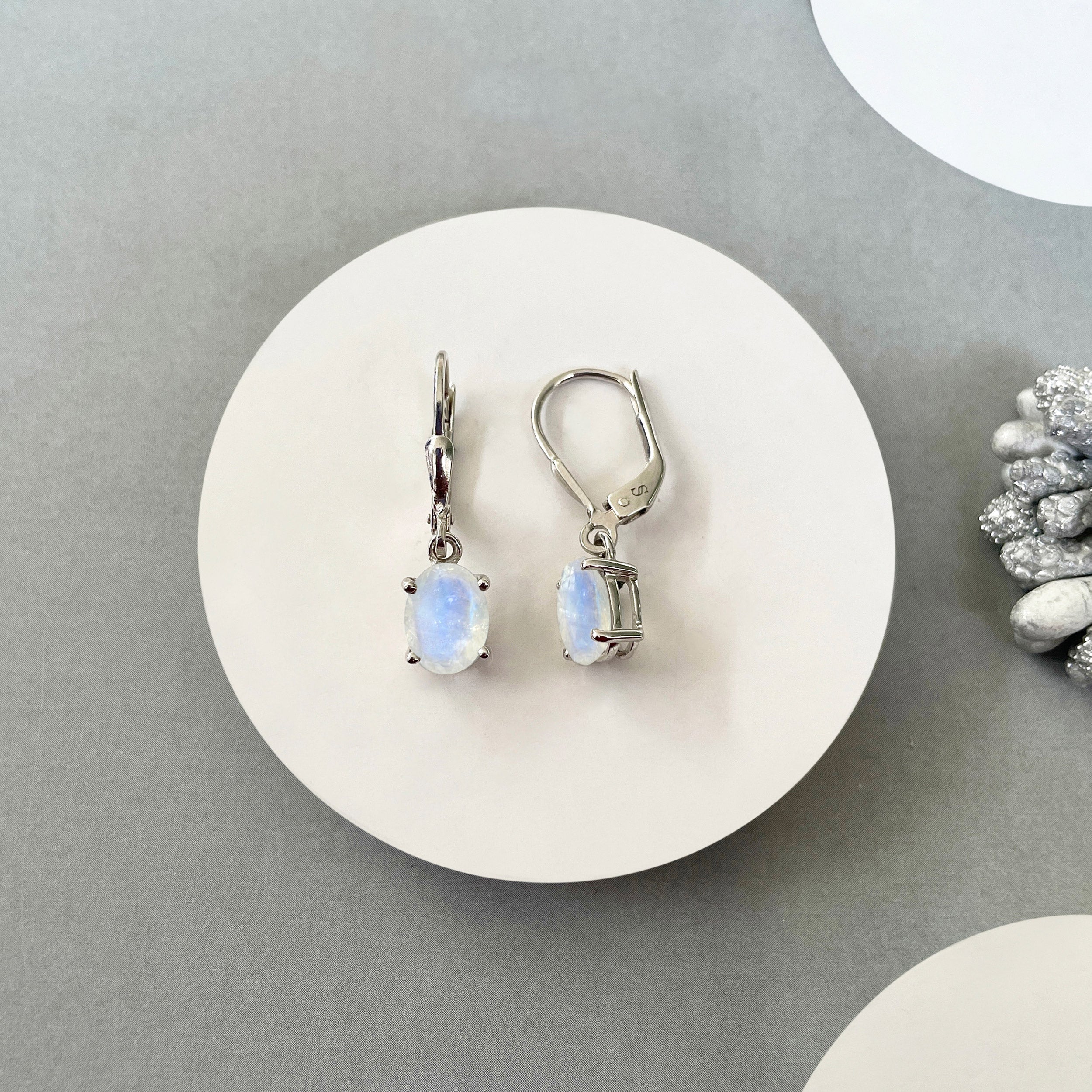 Moonstone Leverback Earrings-(RBM-SE-673.)