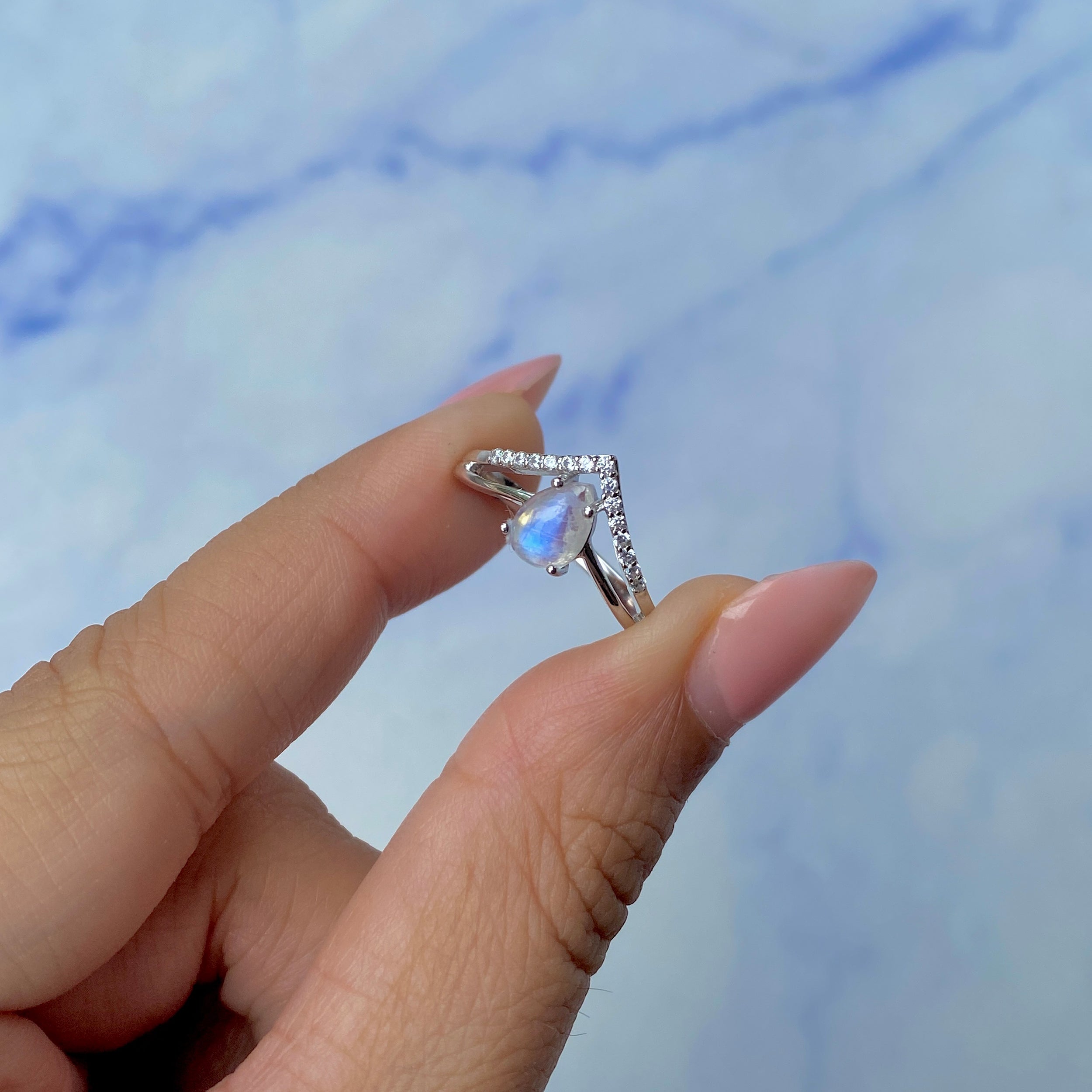 Moonstone Ring-(RBM-SR-1716.)